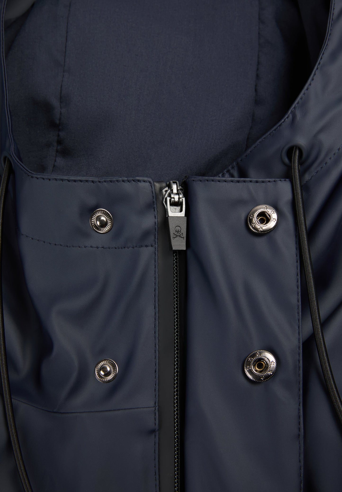 CHAQUETA IMPERMEABLE LOGO