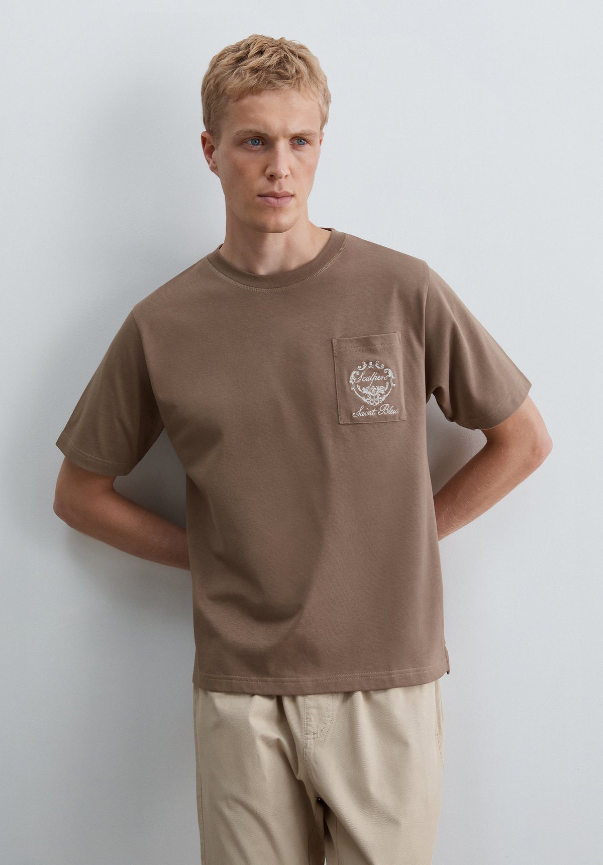 CAMISETA BORDADO BOXY FIT
