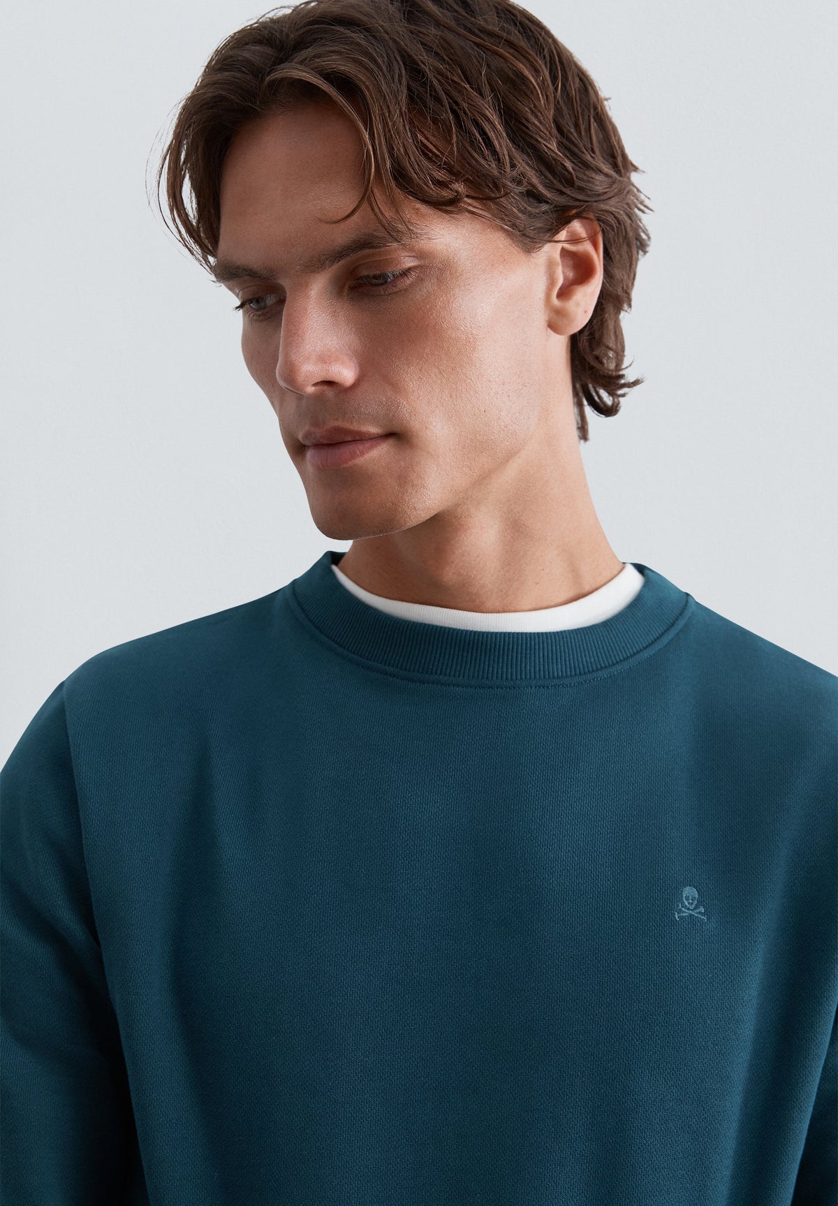 SUDADERA CREWNECK BORDADO TONO