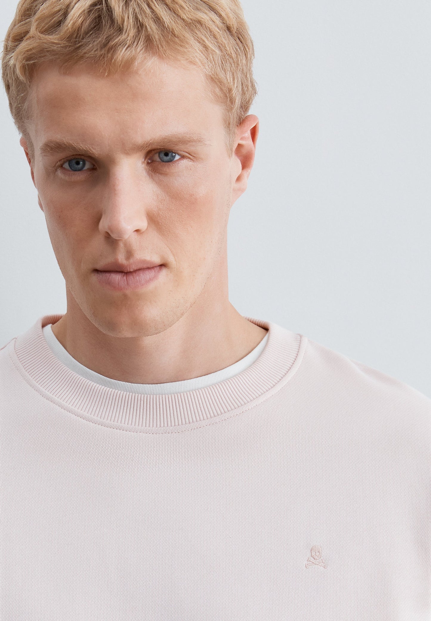 SUDADERA CREWNECK BORDADO TONO