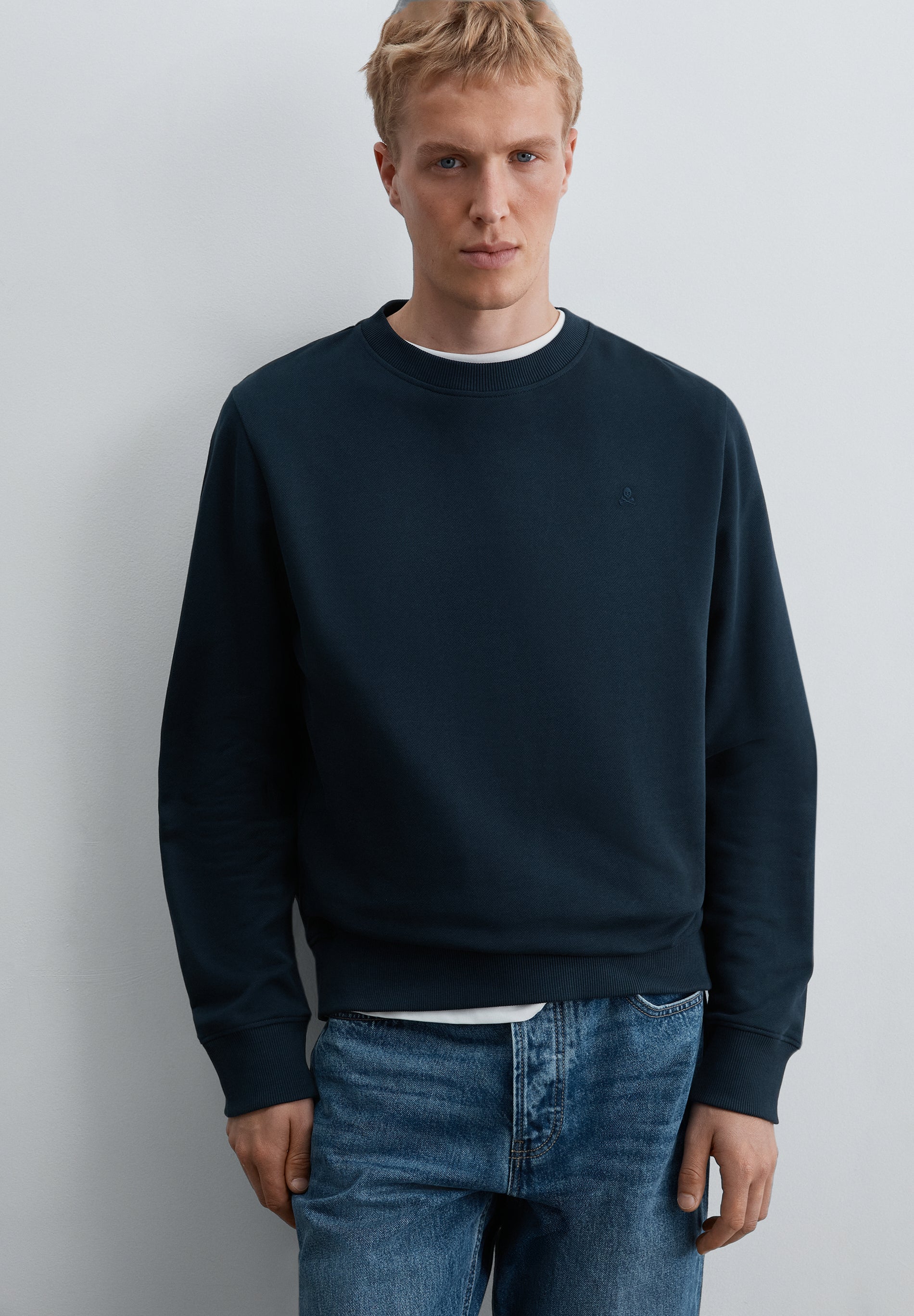 SUDADERA CREWNECK BORDADO TONO