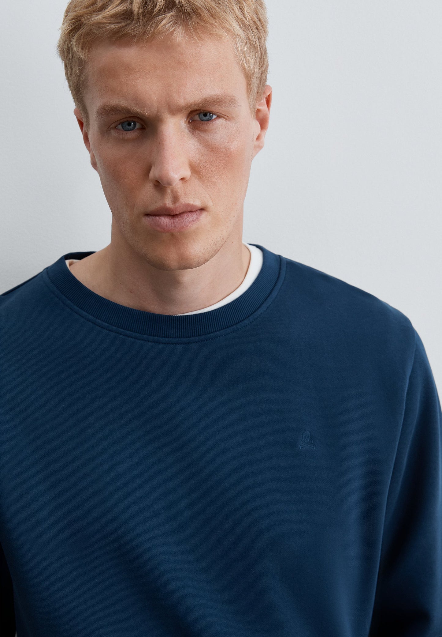SUDADERA LOGO EN RELIEVE