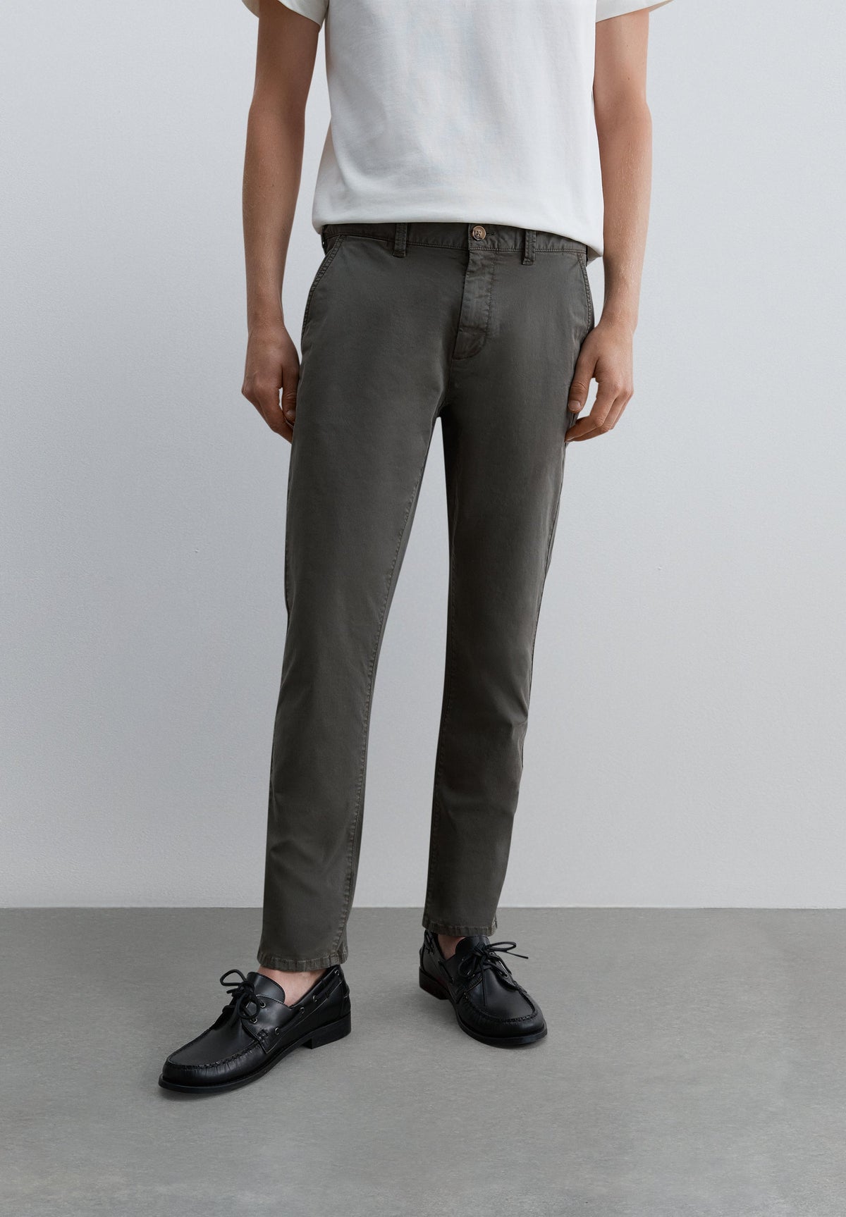 PANTALÓN CHINO SLIM FIT