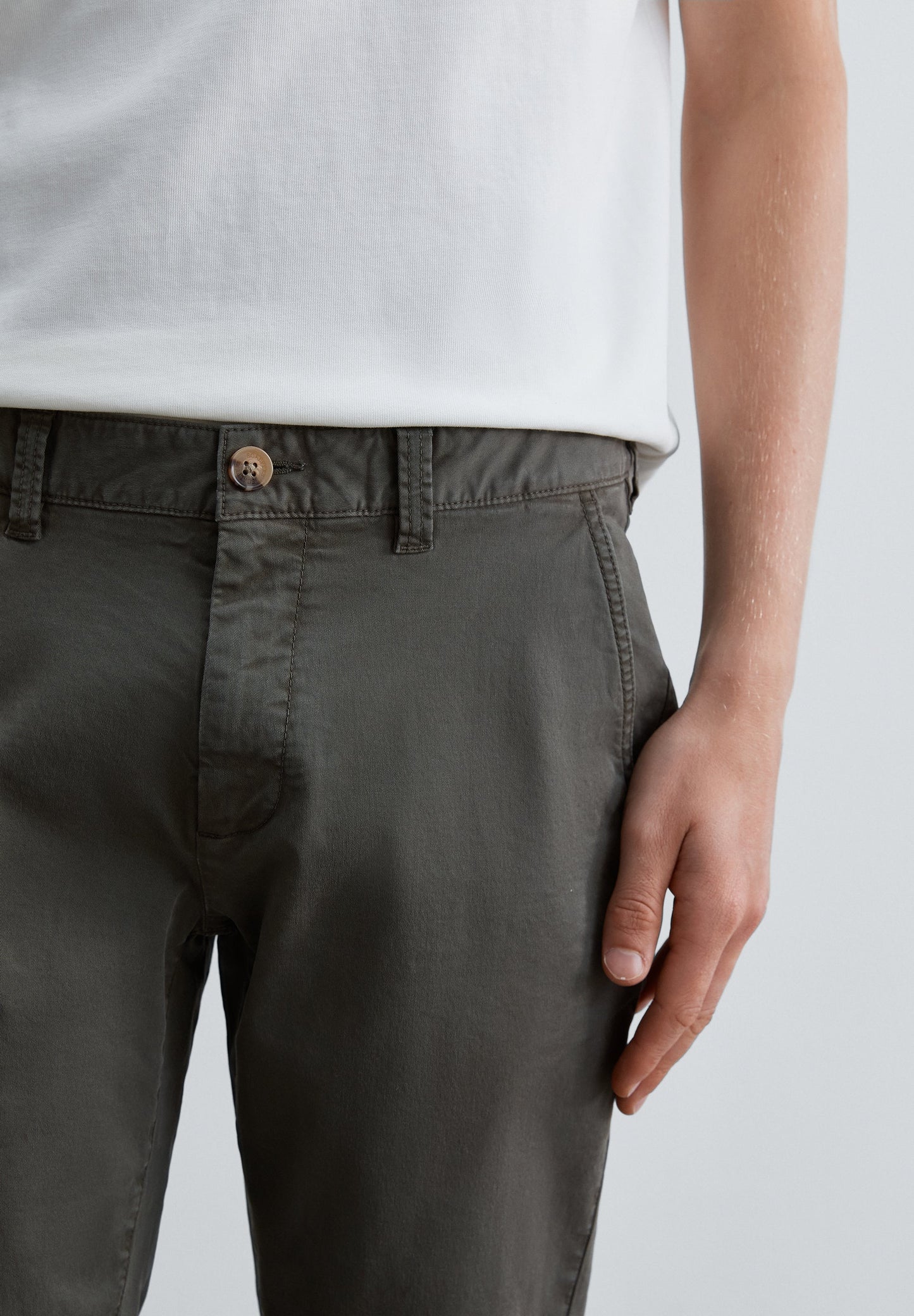 PANTALÓN CHINO SLIM FIT