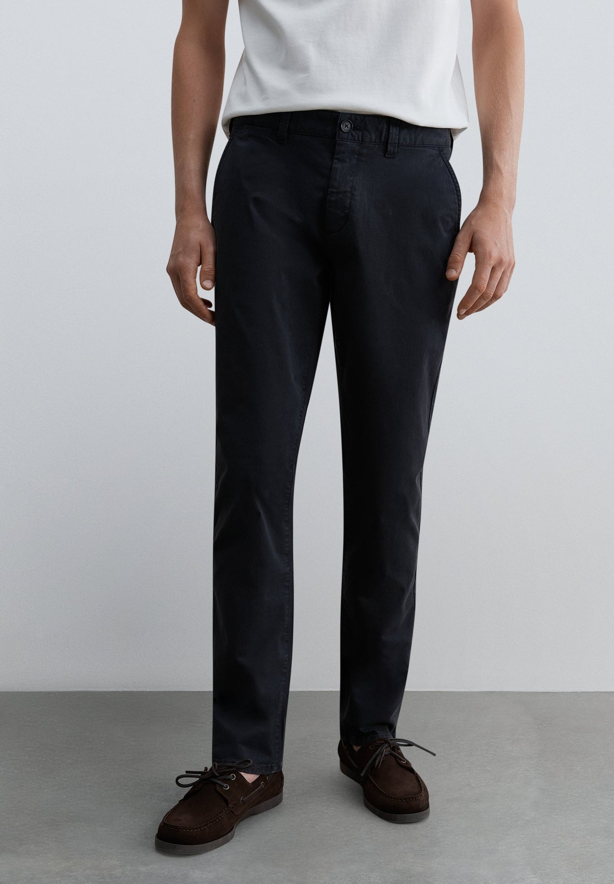 PANTALÓN CHINO SLIM FIT