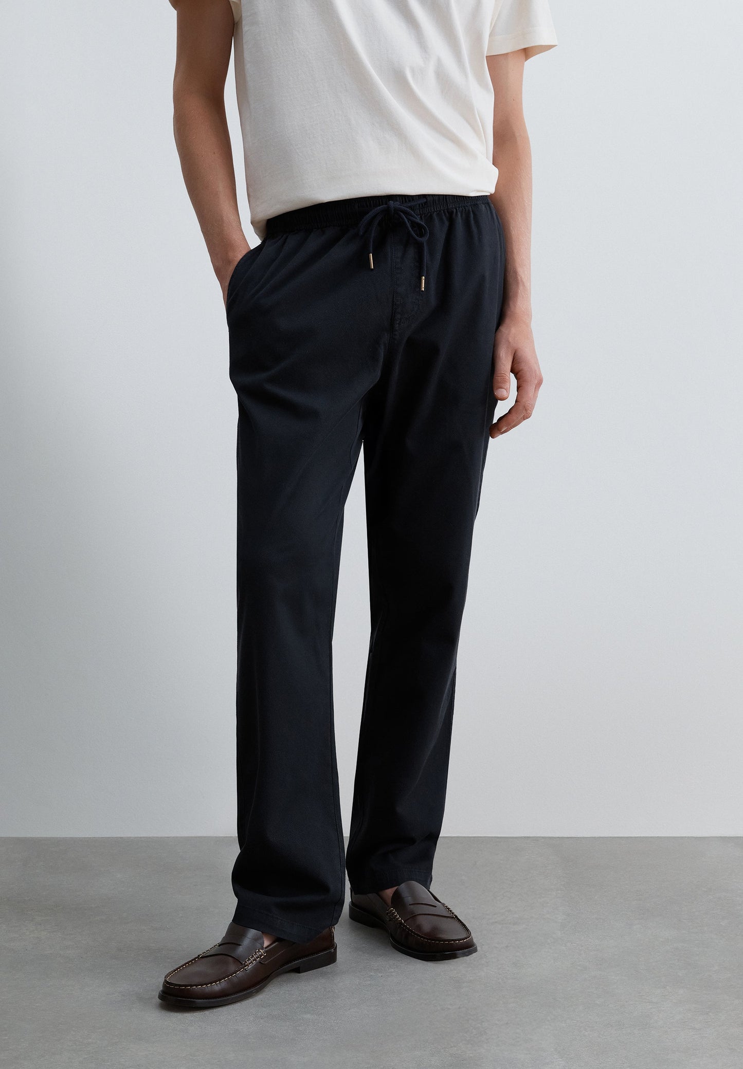 PANTALÓN RELAXED FIT CON CORDÓN