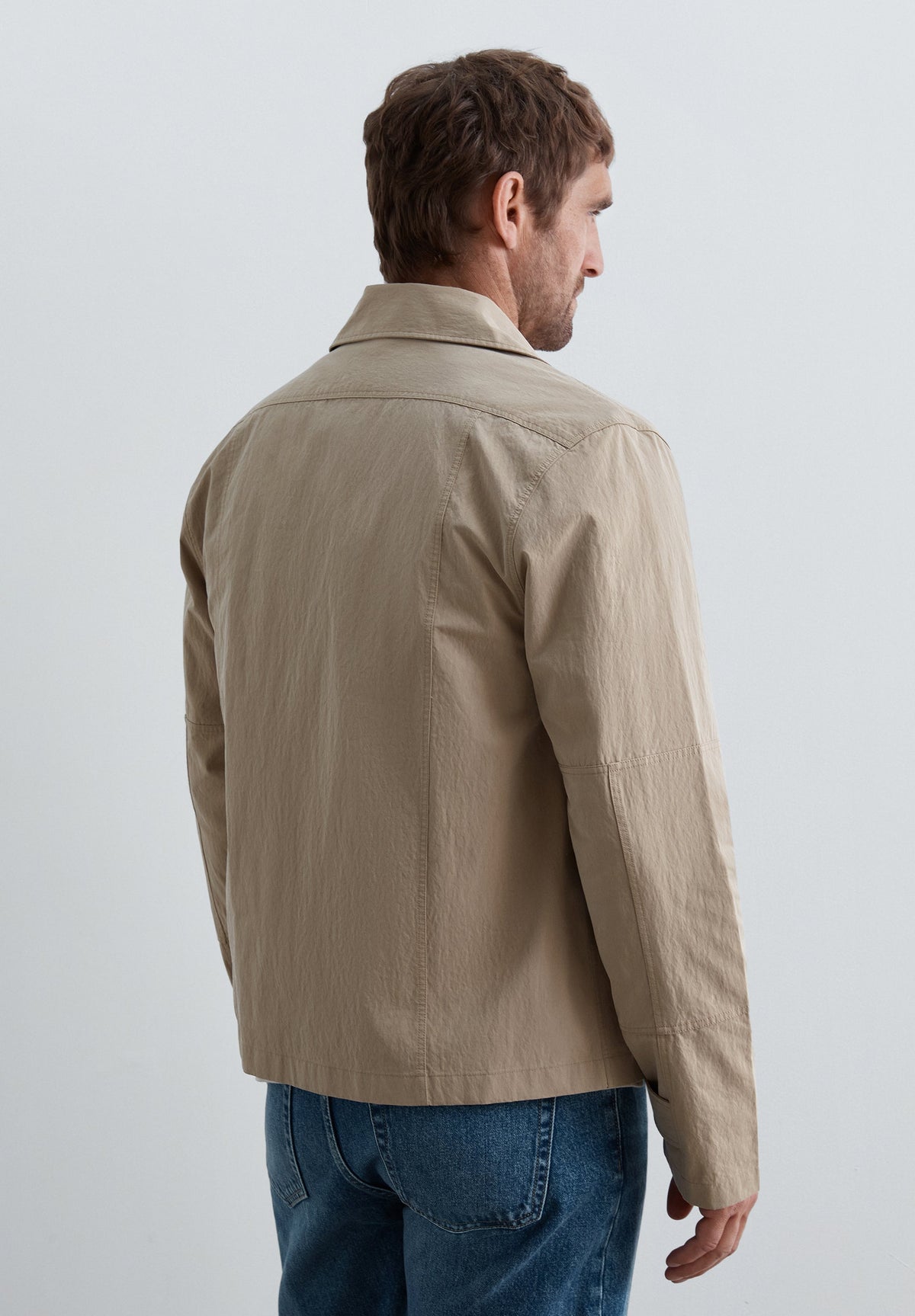 SOBRECAMISA TÉCNICA BOLSILLOS