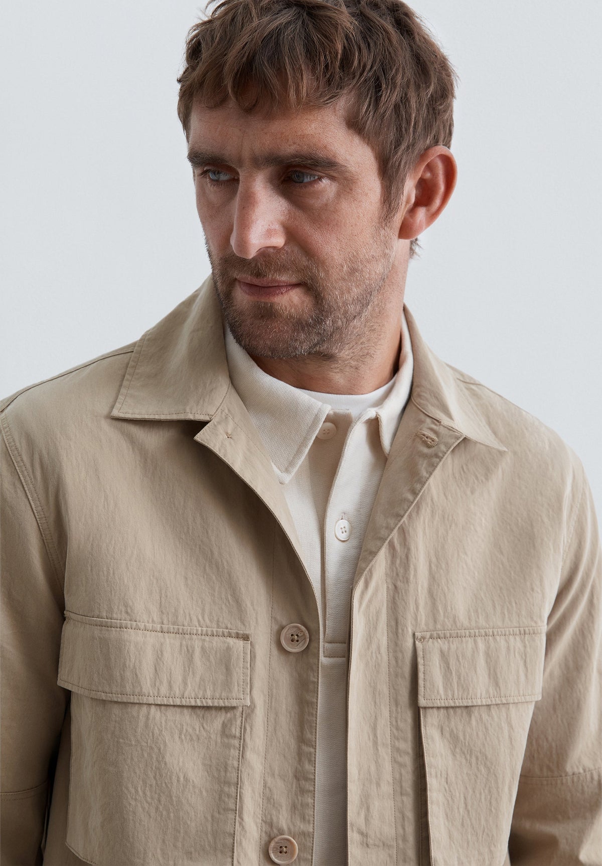 SOBRECAMISA TÉCNICA BOLSILLOS