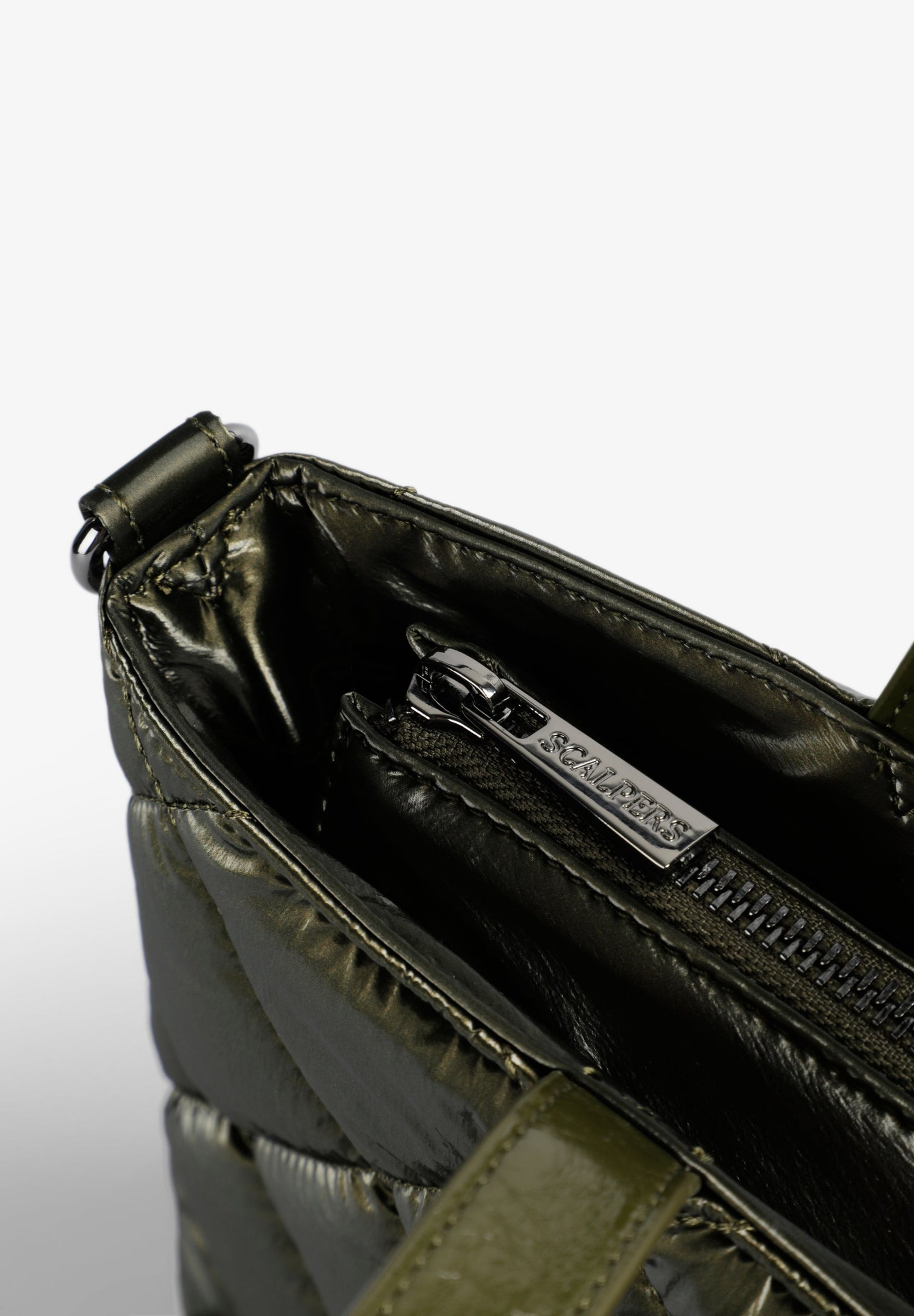 BOLSO MEDIANO ACOLCHADO DE NYLON