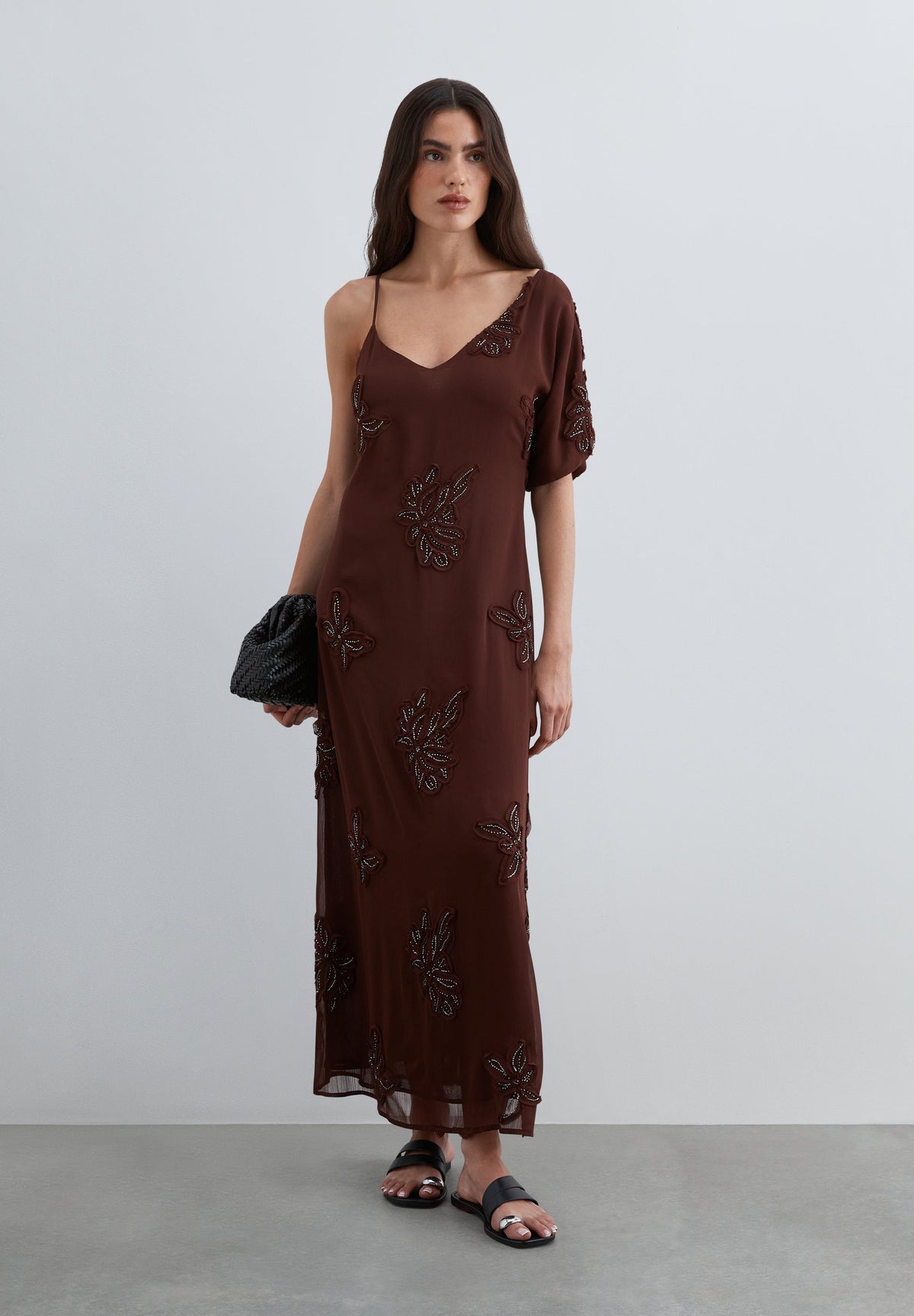 VESTIDO ASIMÉTRICO BORDADO ABALORIOS