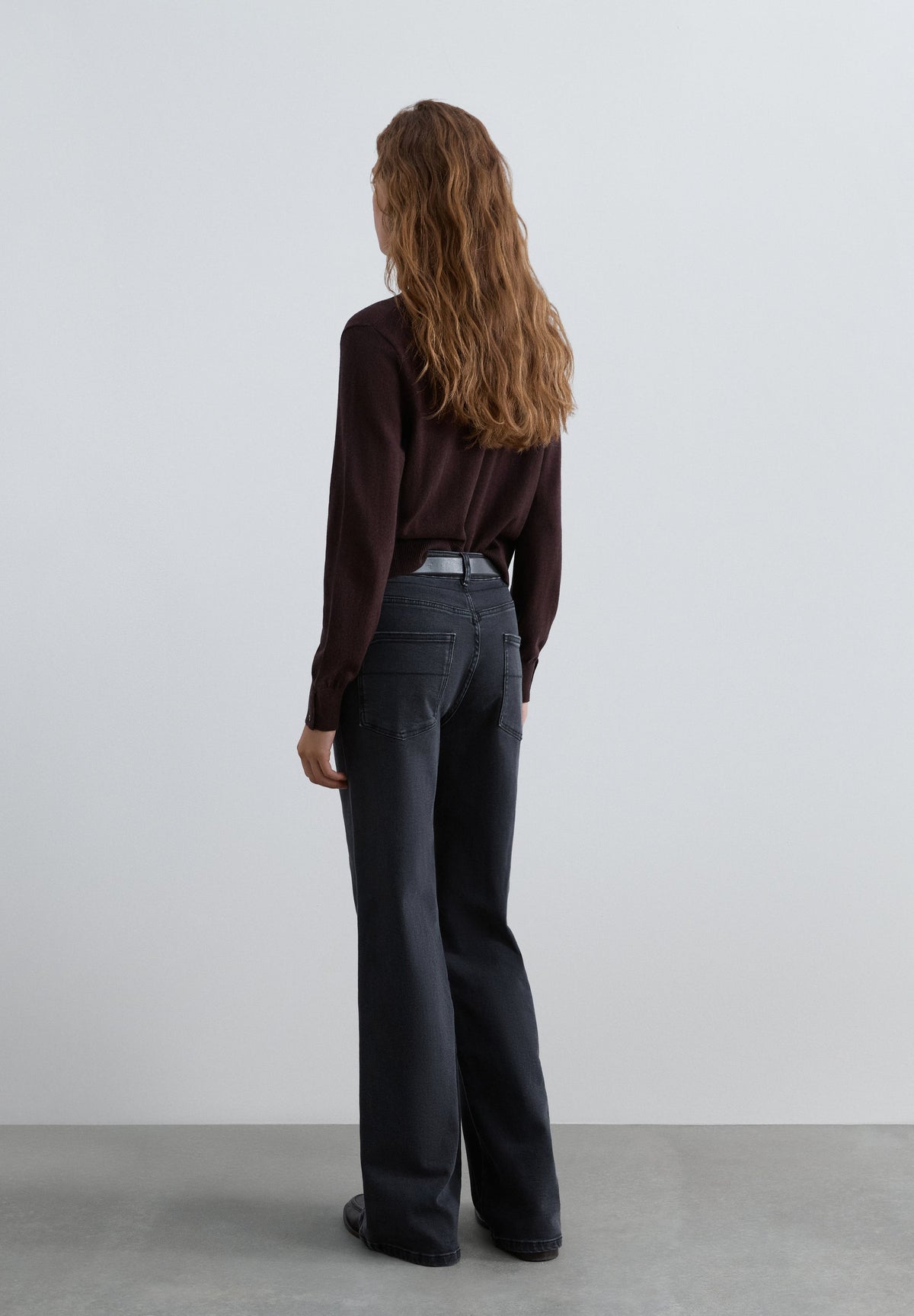 PANTALÓN DENIM TIRO MEDIO