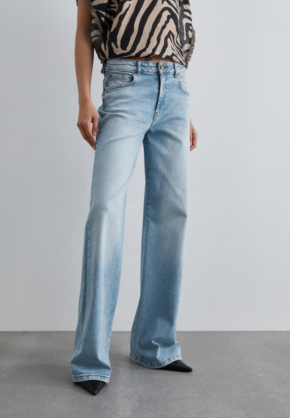 PANTALÓN DENIM TIRO MEDIO