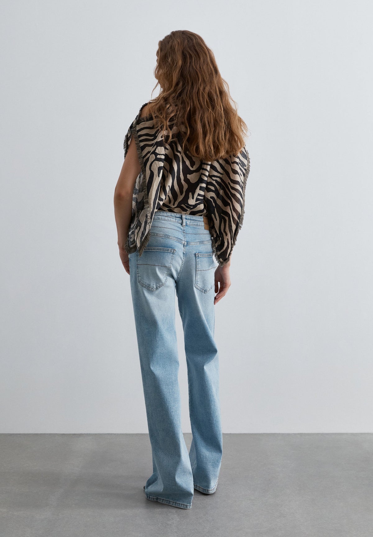 PANTALÓN DENIM TIRO MEDIO