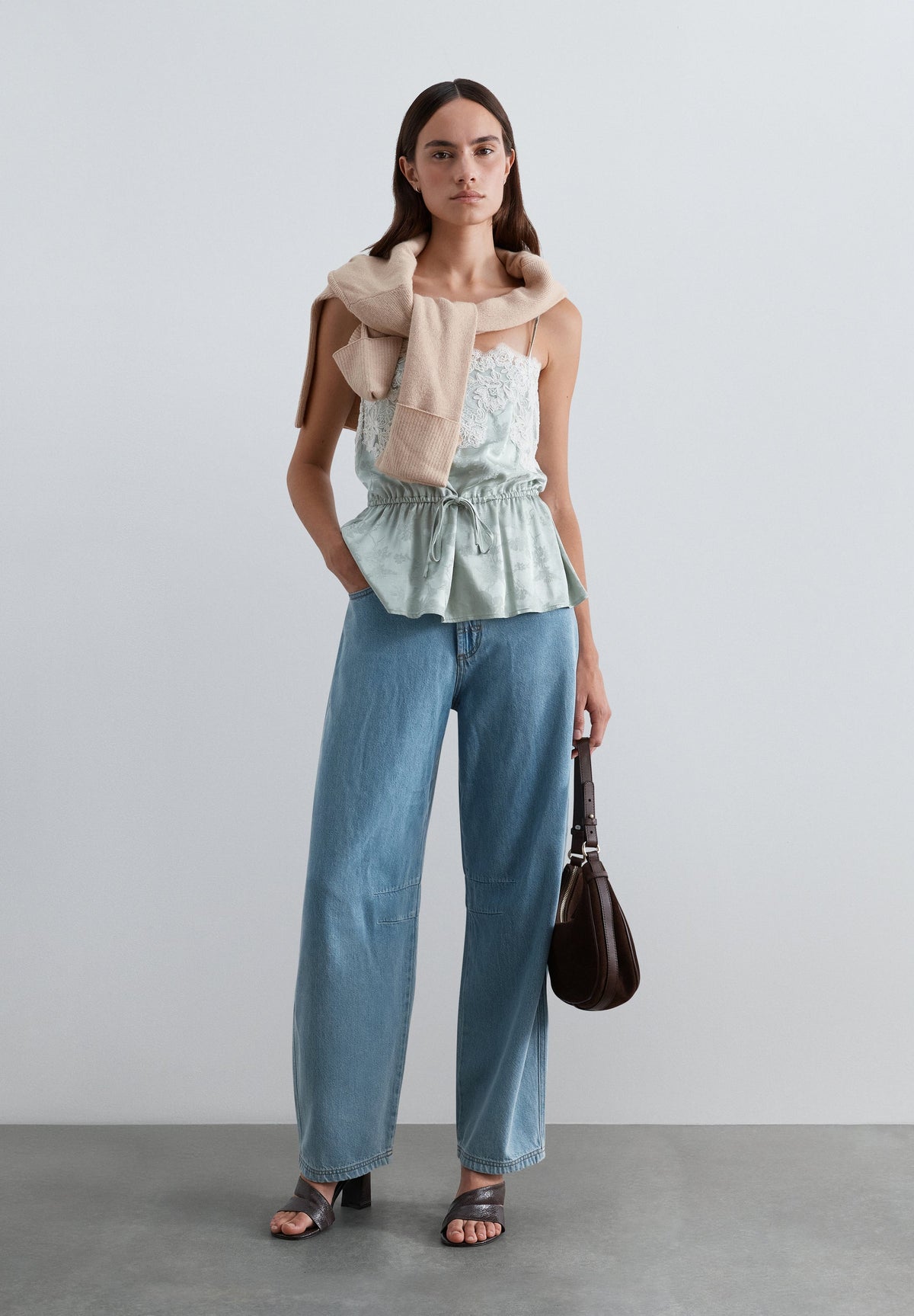 TOP JACQUARD CON ENCAJE