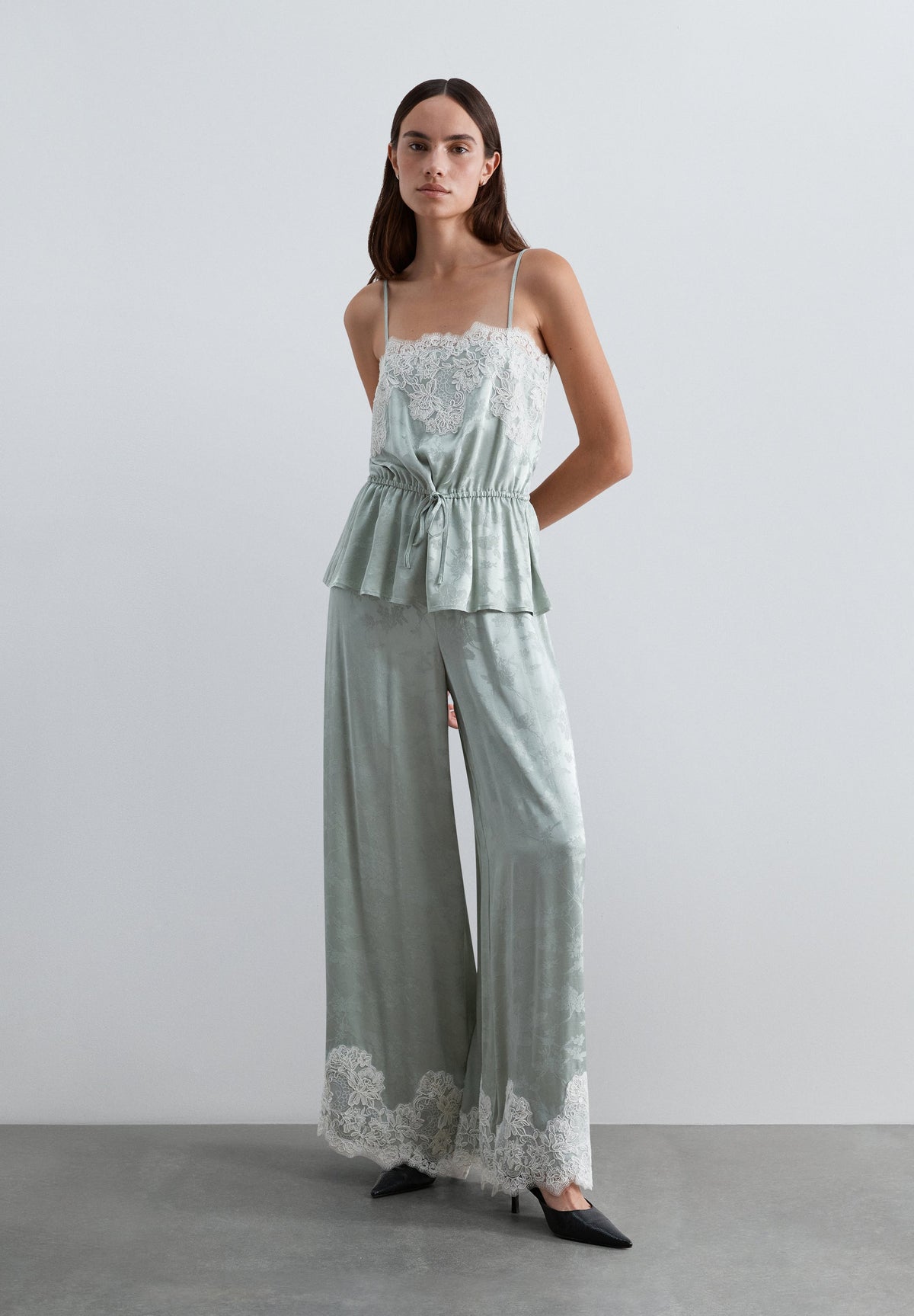 TOP JACQUARD CON ENCAJE