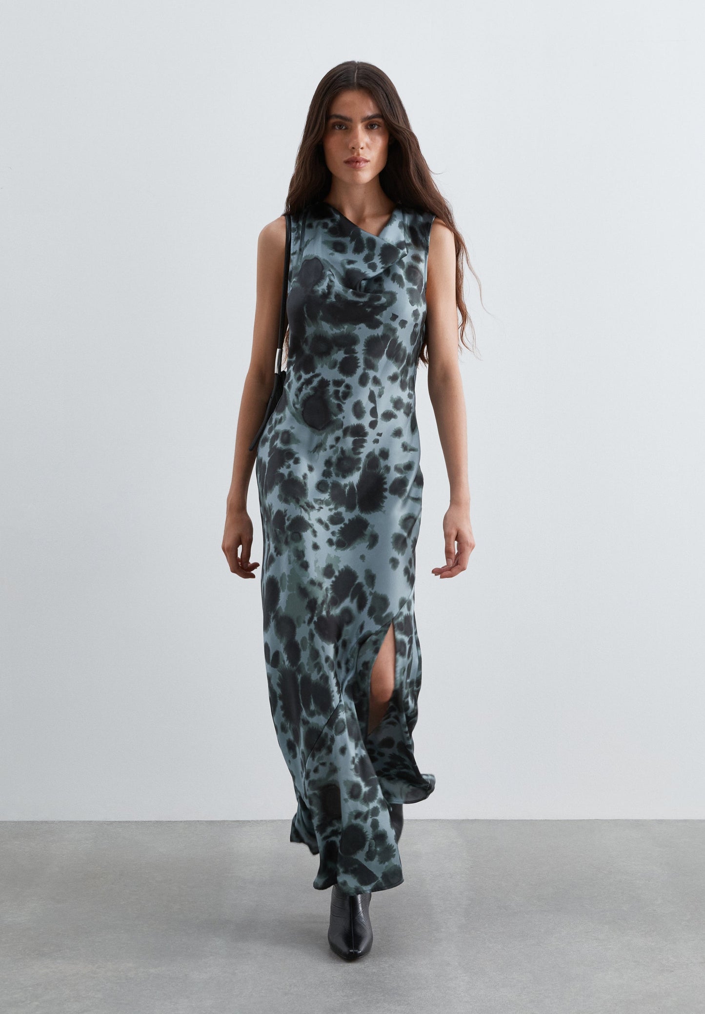 VESTIDO SATINADO ESTAMPADO
