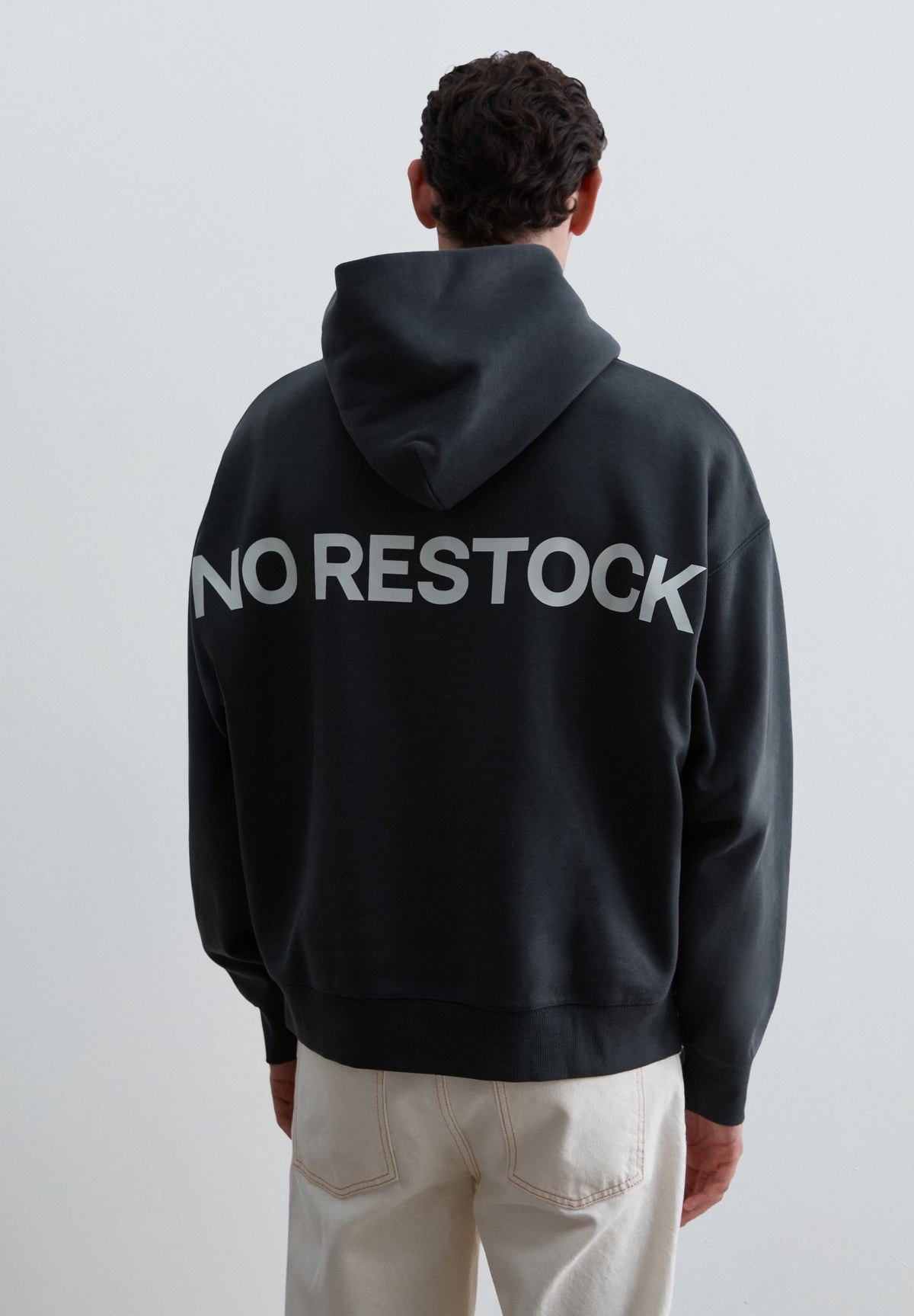 SUDADERA CON CAPUCHA PRINT