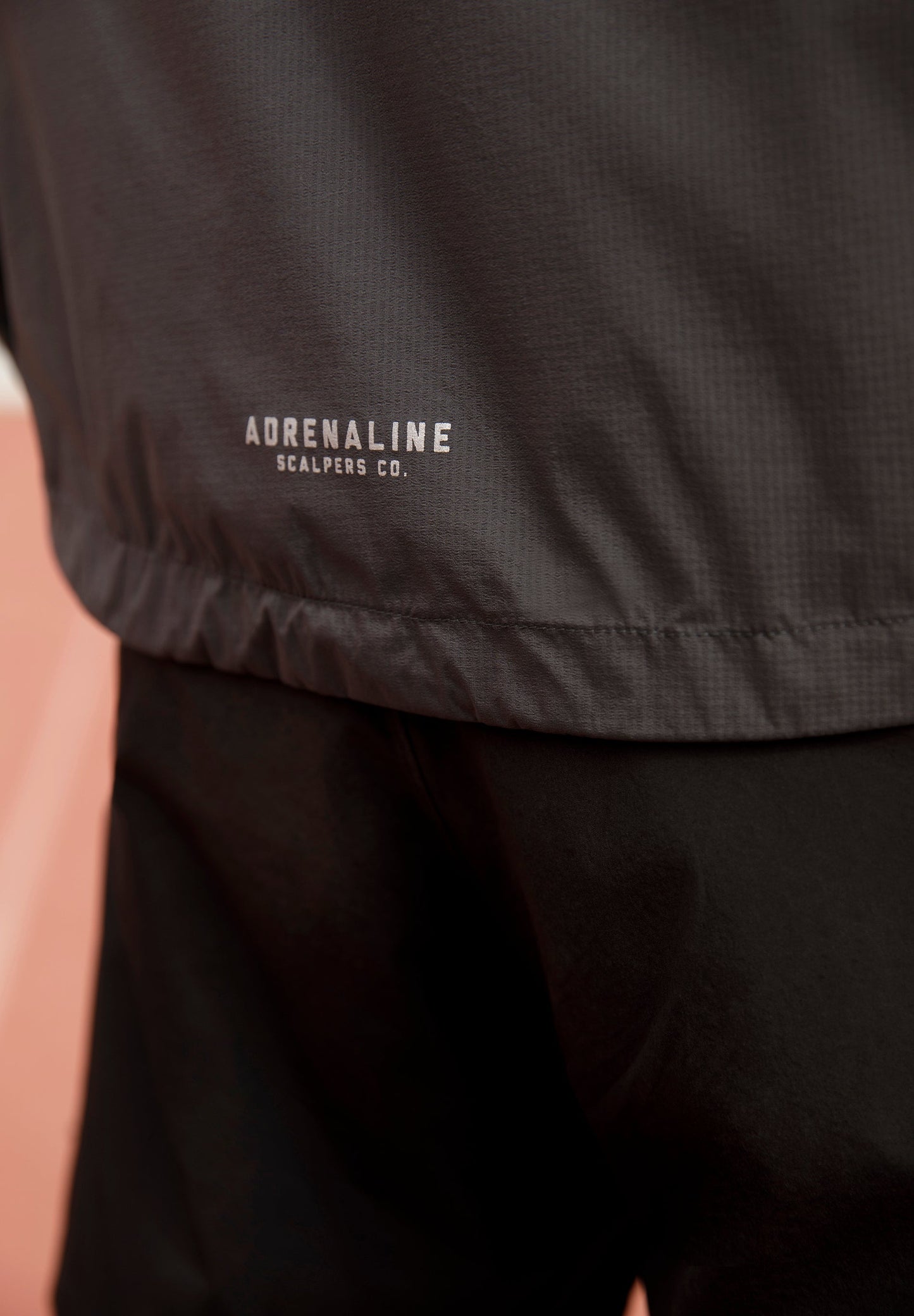CHAQUETA CORTAVIENTOS DEPORTIVA ADN