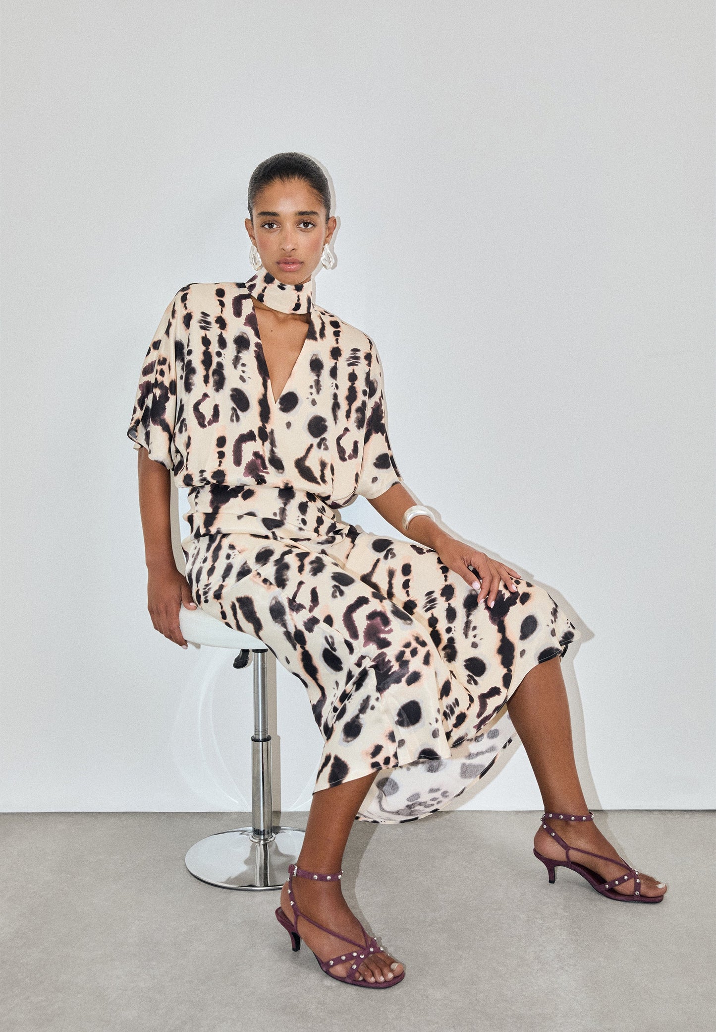 FALDA MIDI SATINADA FLUIDA