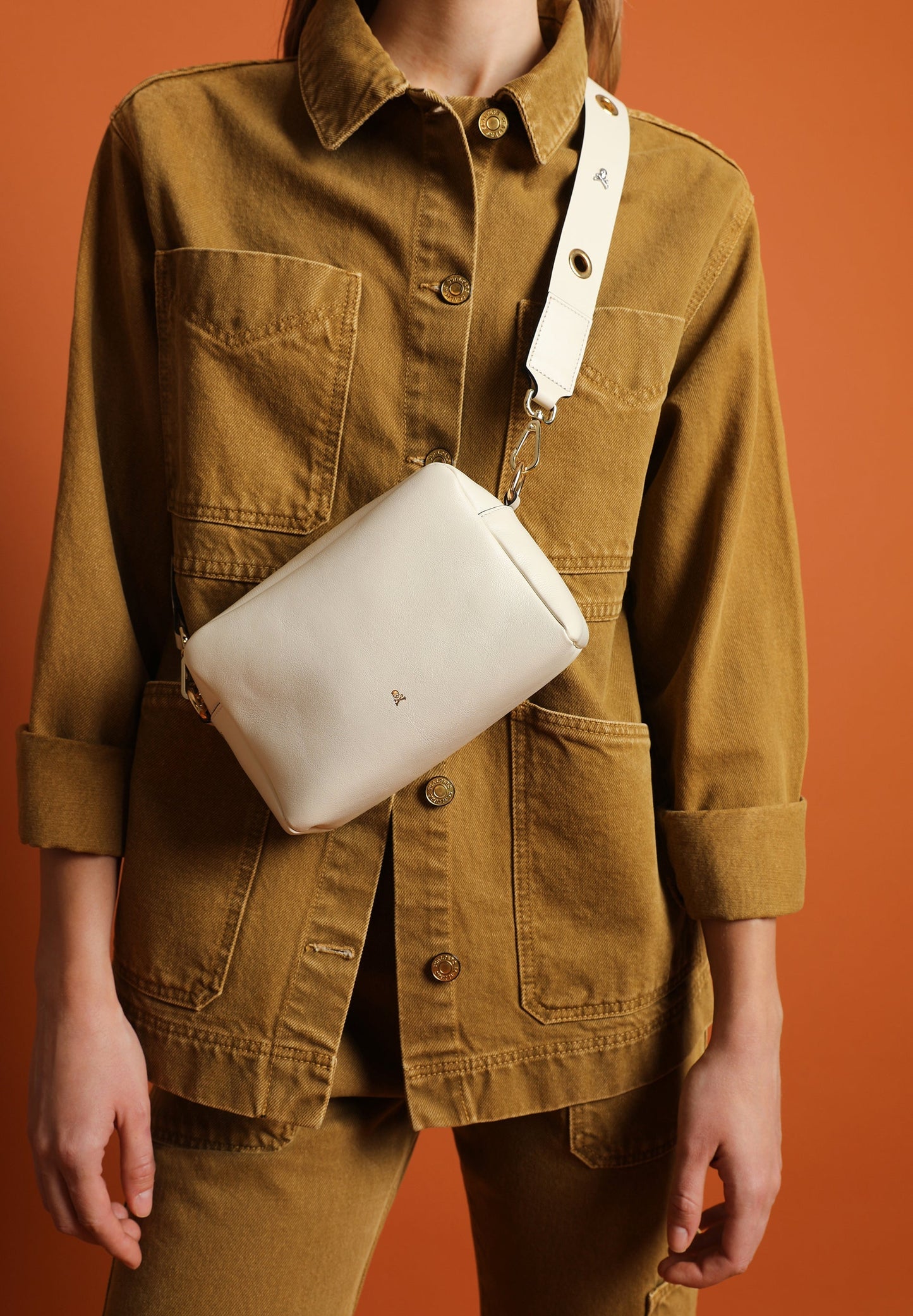 BOLSO BANDOLERA PIEL LISA