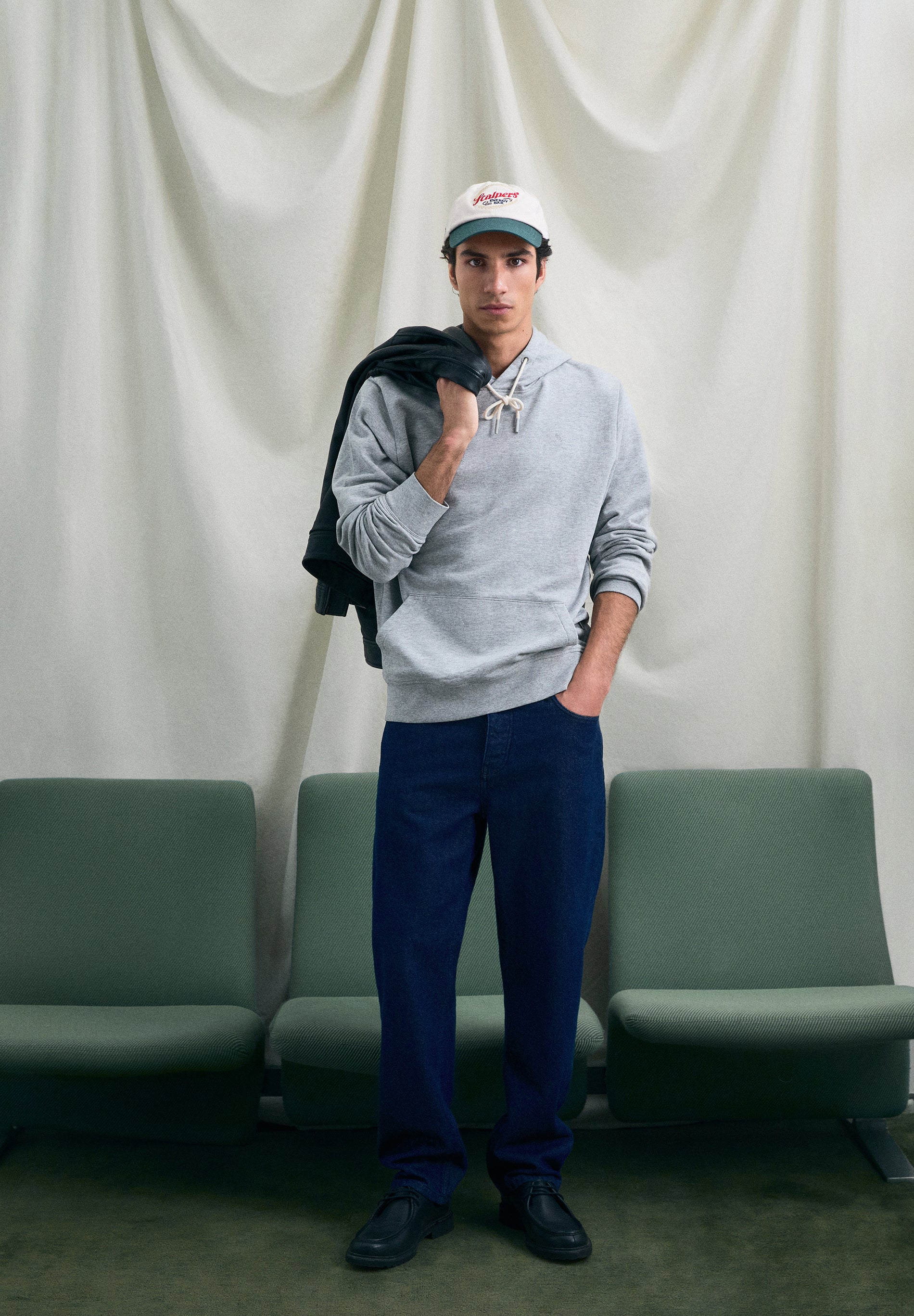 SUDADERA CAPUCHA BÁSICA BORDADA