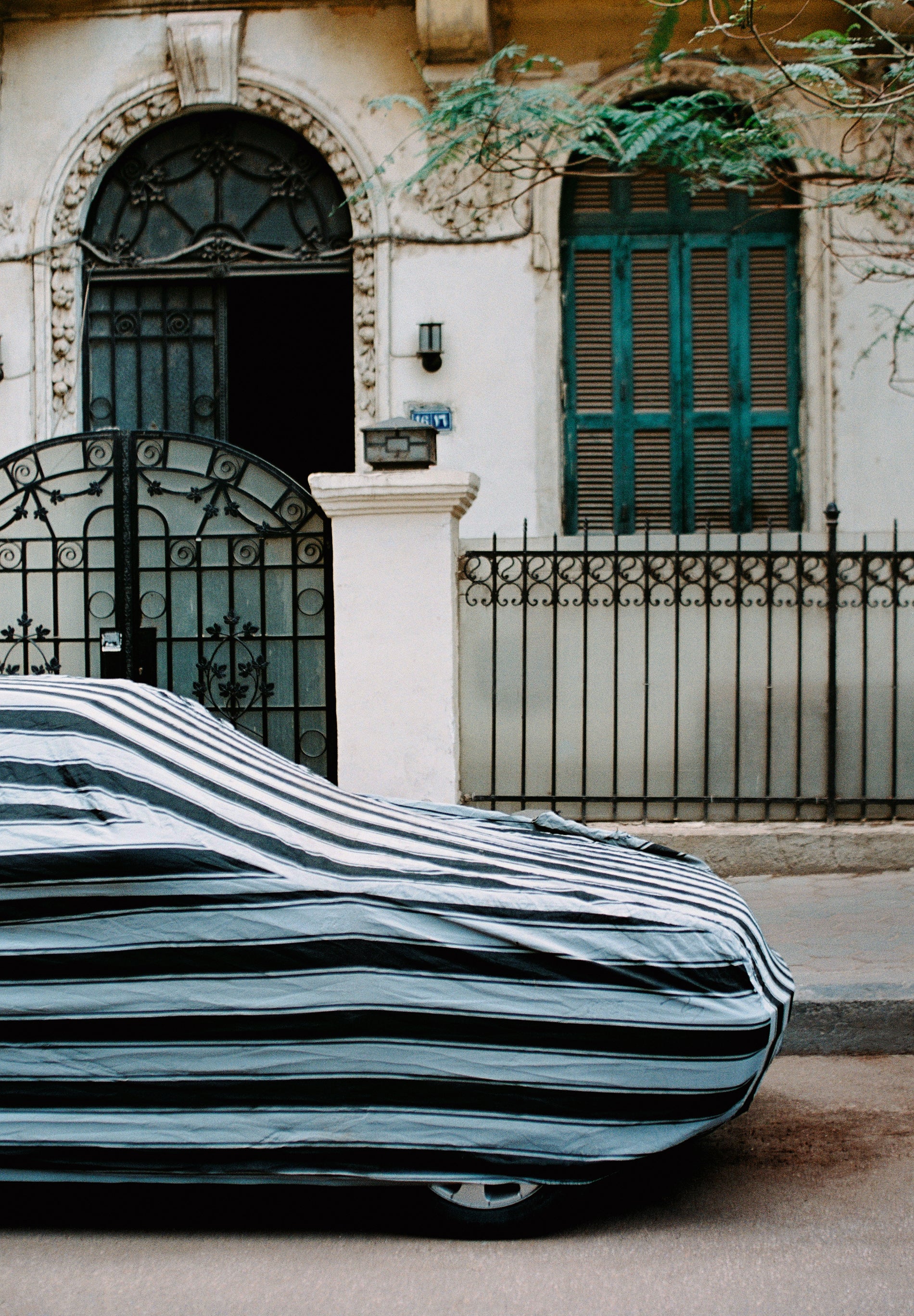 CHAQUETA BOMBER BORDADA