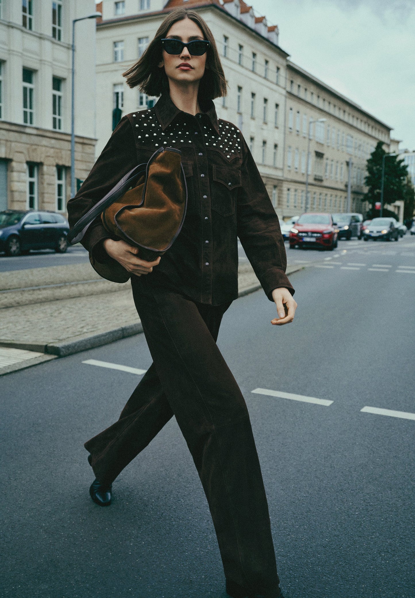 CAMISA DE ANTES TACHUELAS