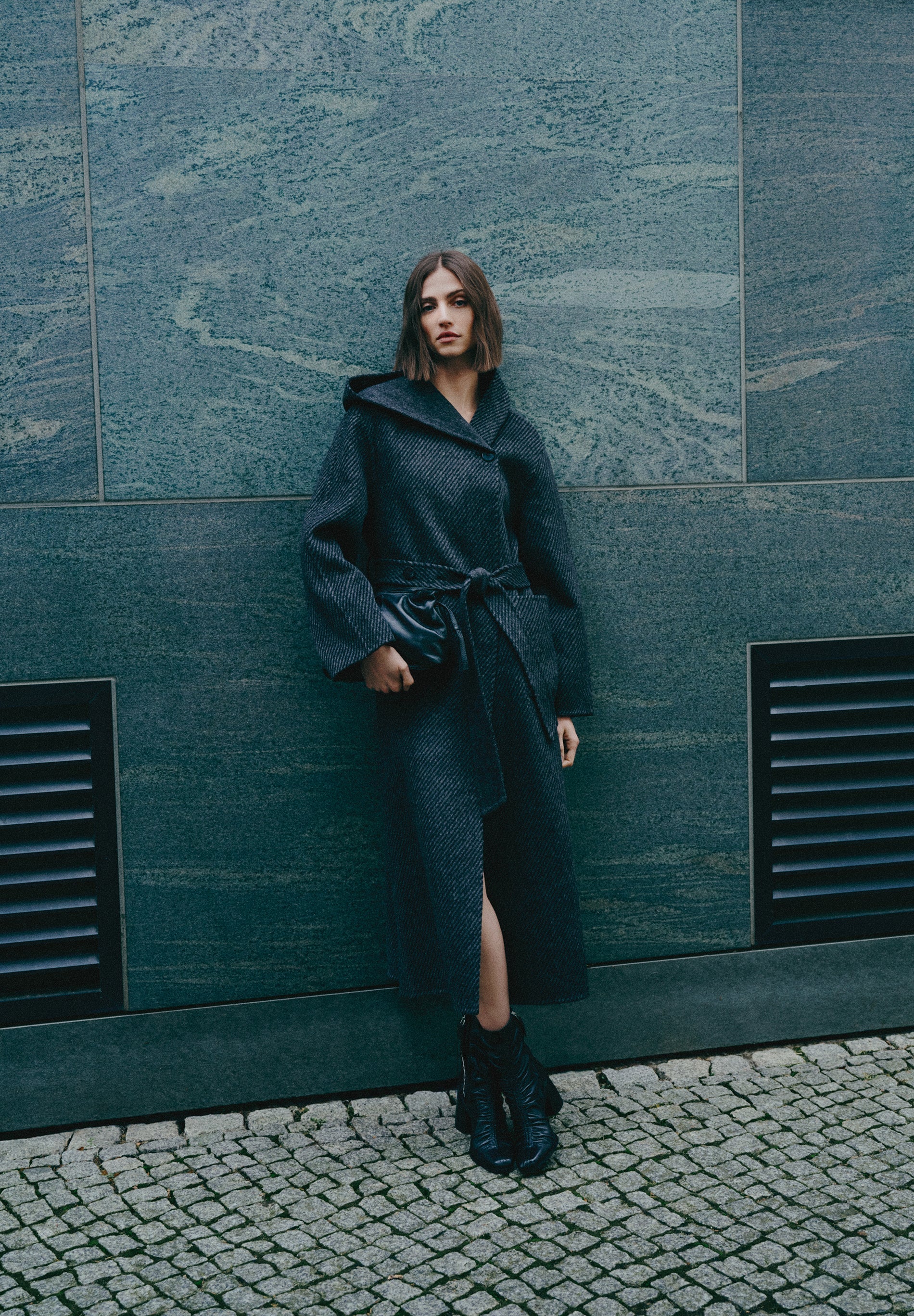 ABRIGO LARGO LANA CAPUCHA