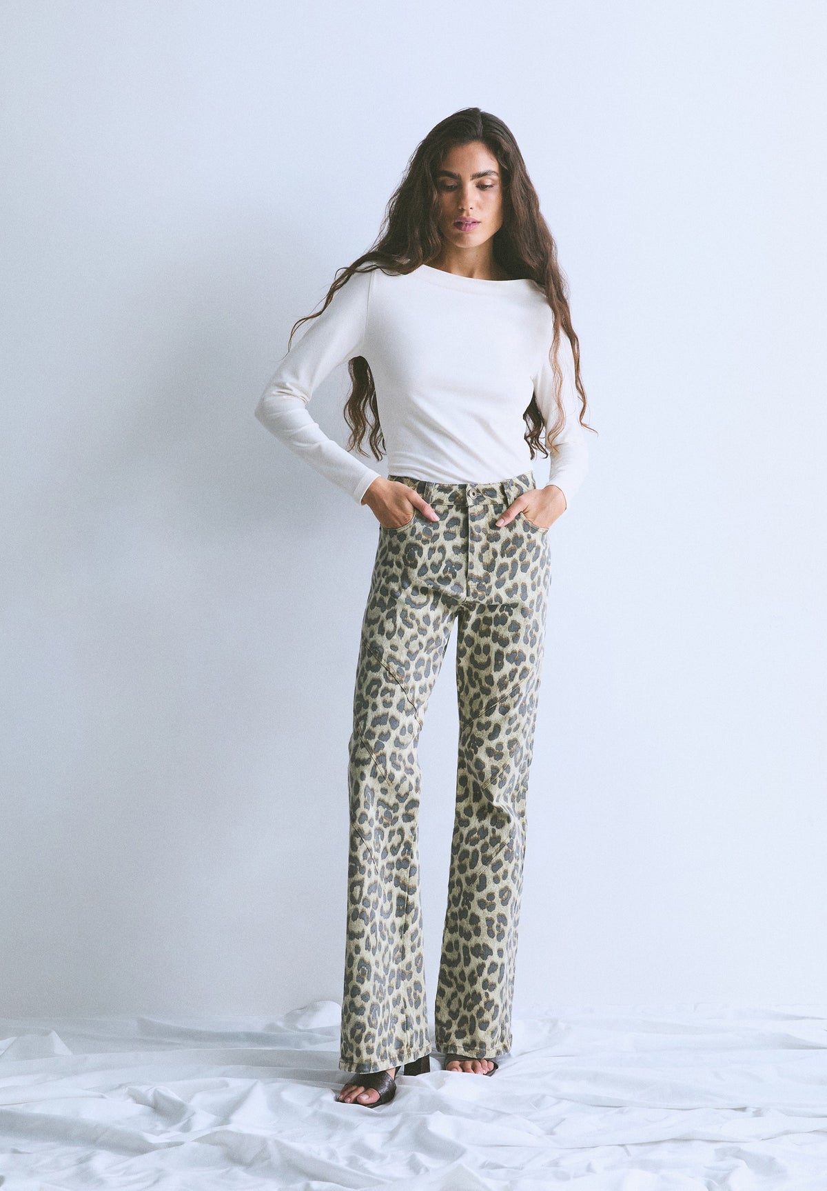 JEANS BOOTCUT ANIMAL PRINT