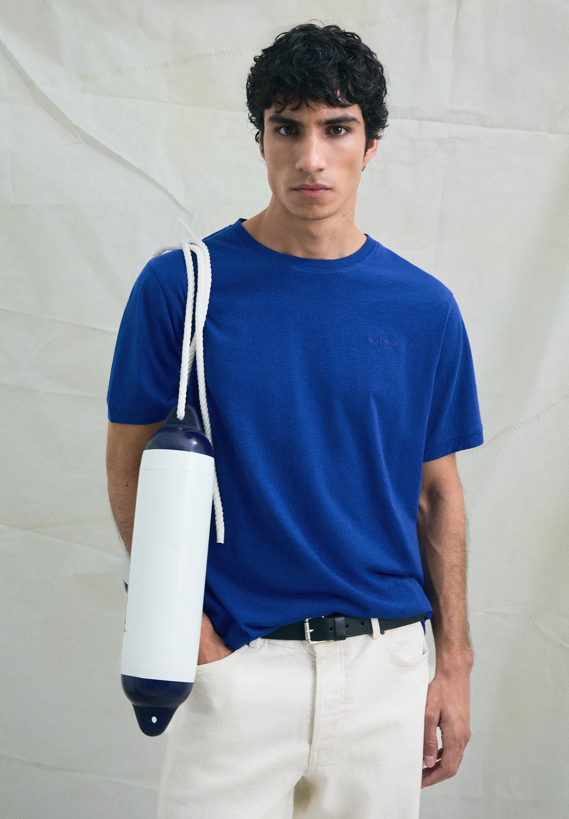 CAMISETA BORDADA EFECTO LAVADO