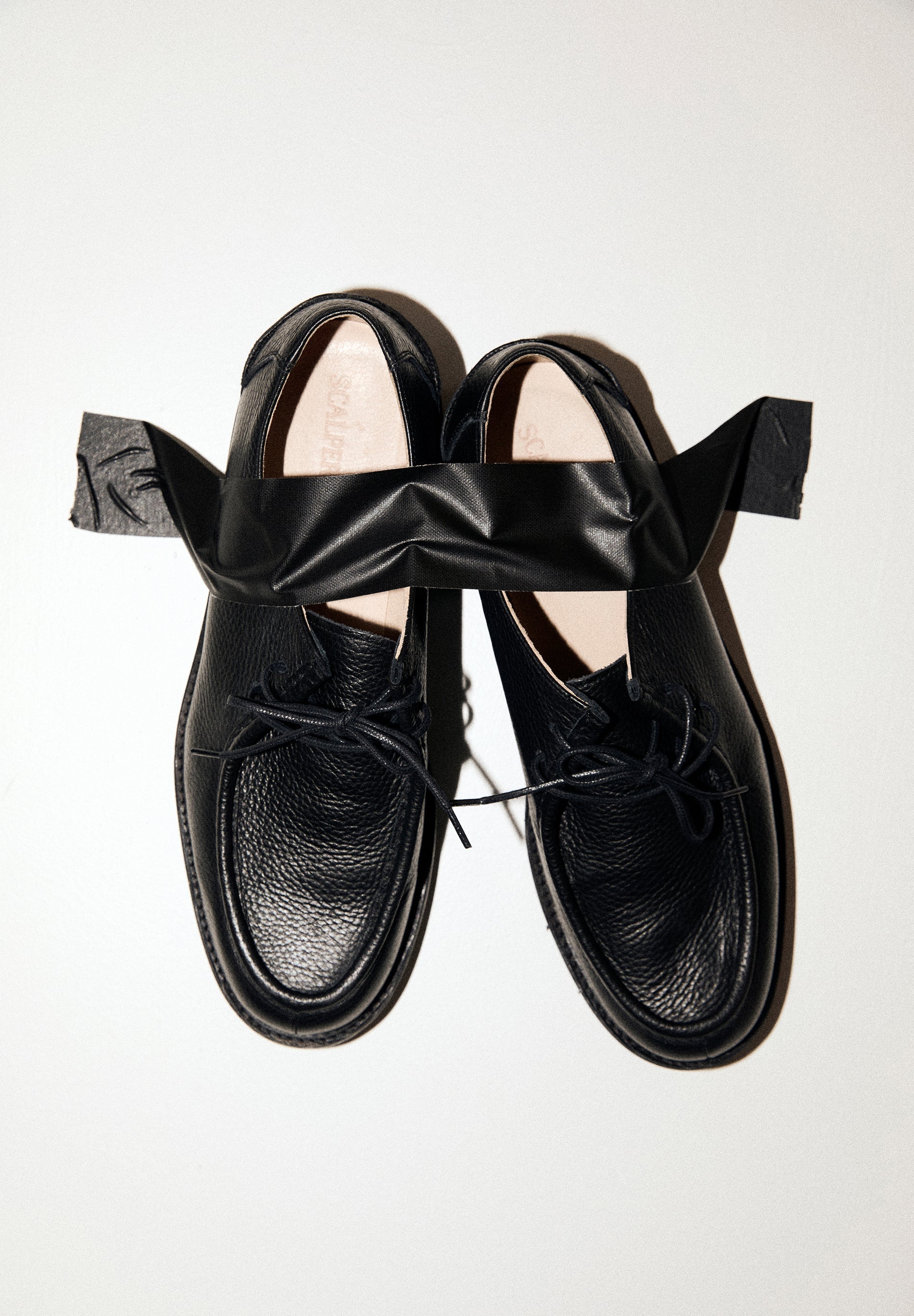 ZAPATOS PIEL SUELA DENTADA
