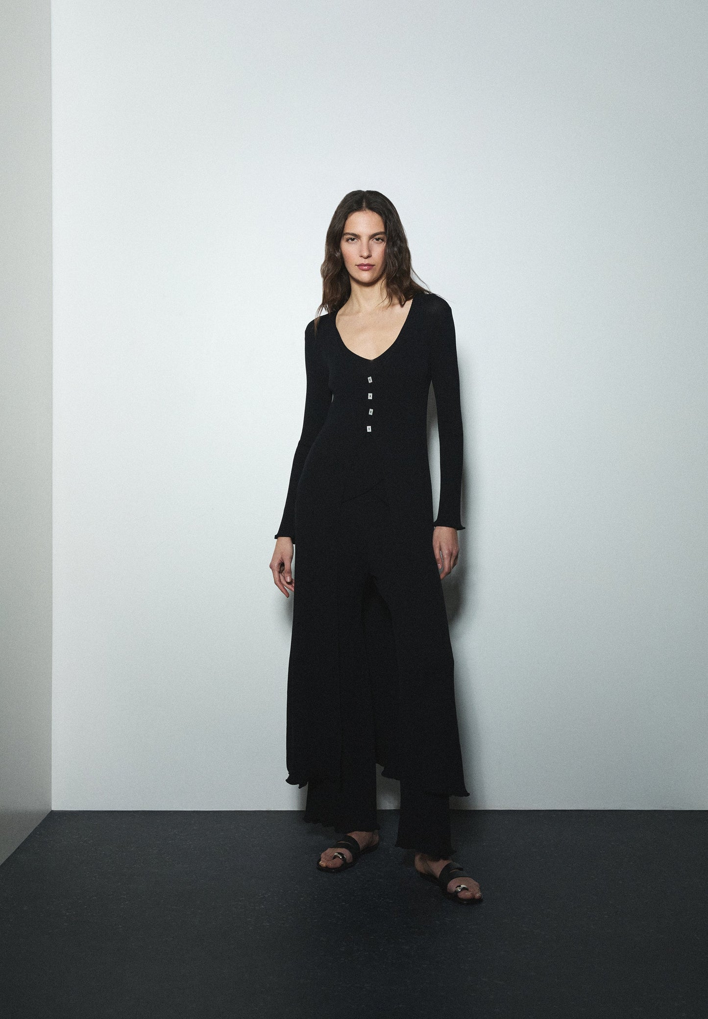 CARDIGAN LARGO DE PUNTO ACANALADO