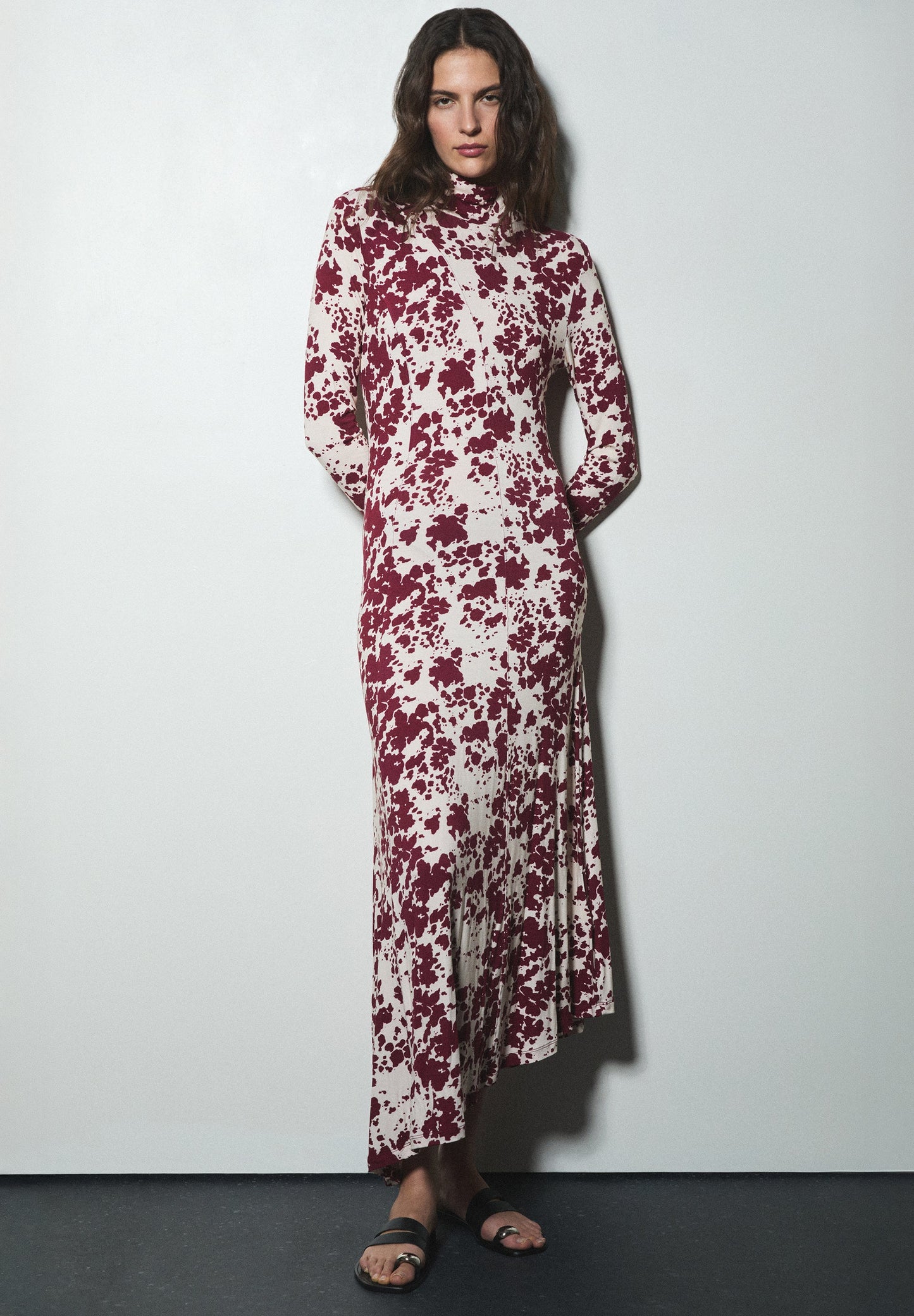 VESTIDO ESTAMPADO CUELLO ALTO