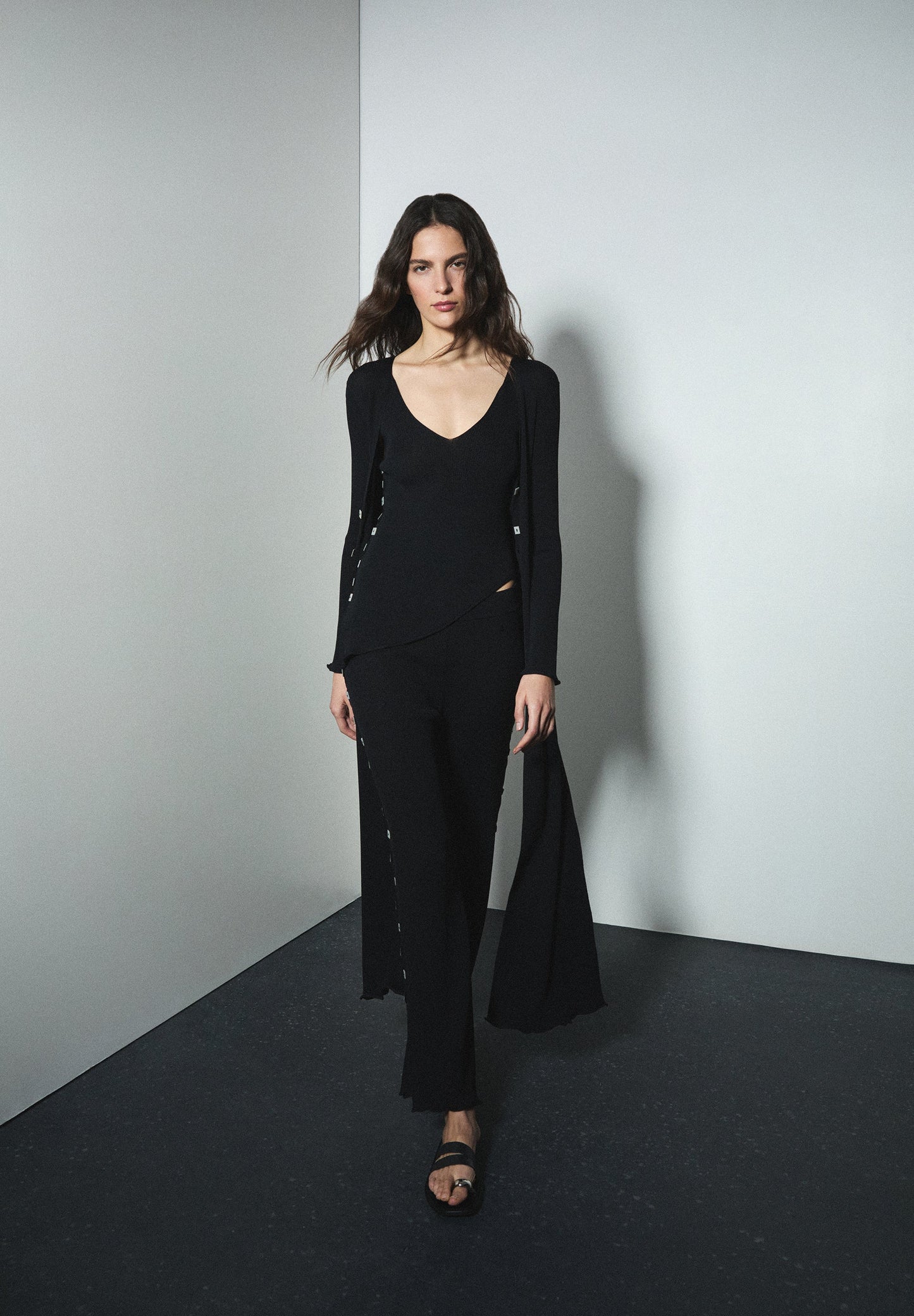 PANTALÓN DE PUNTO APLIQUES LATERALES