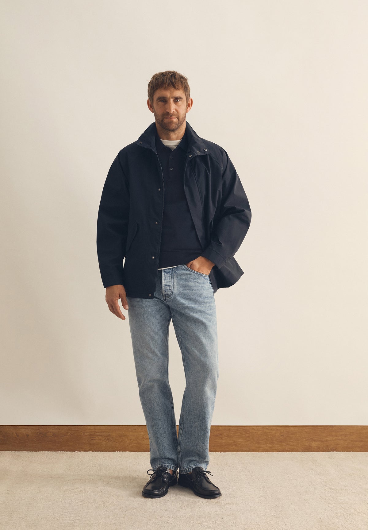 CHAQUETA TÉCNICA IMPERMEABLE CUELLO ALTO