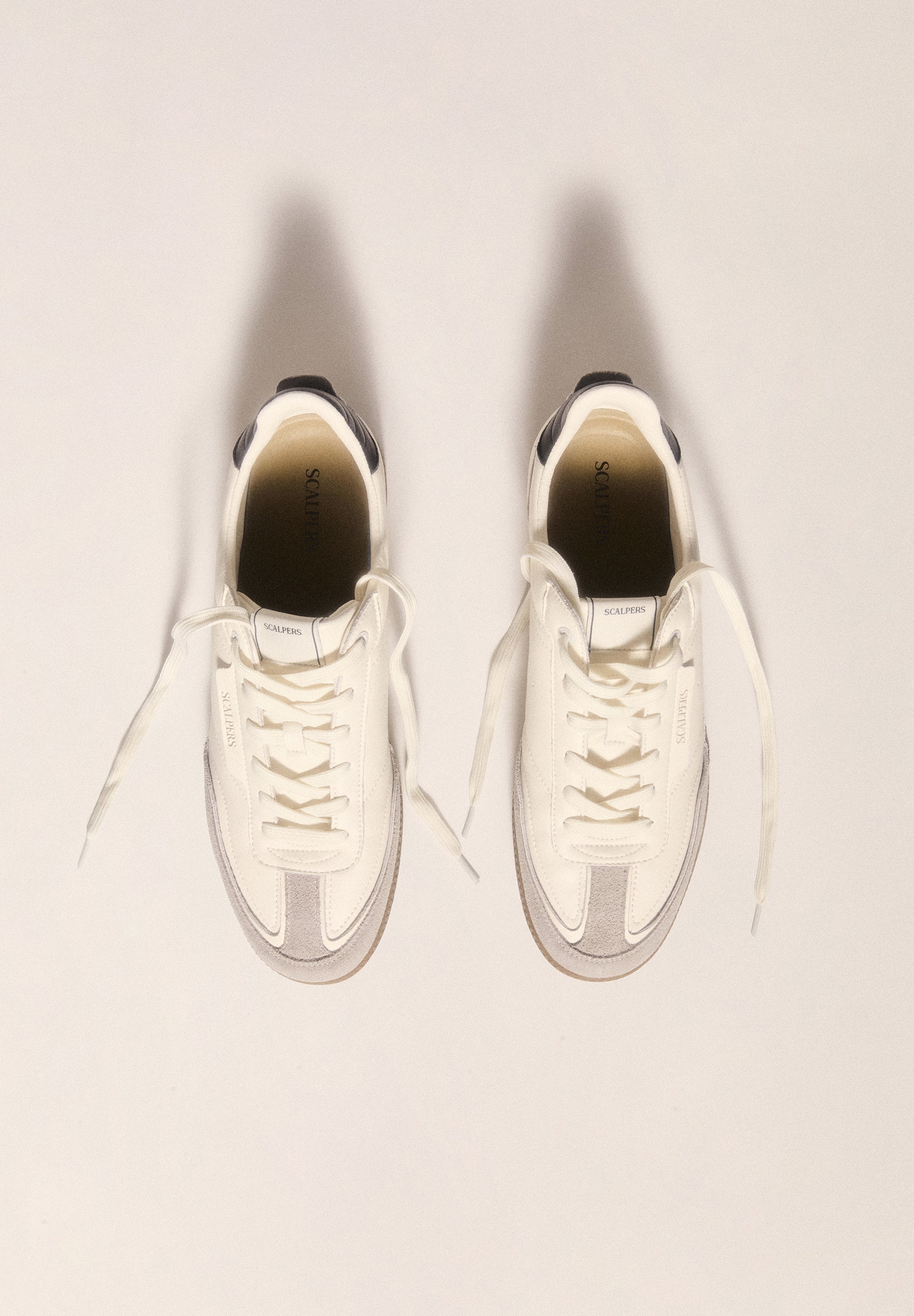 ZAPATILLA PIEL SUELA CONTRASTE