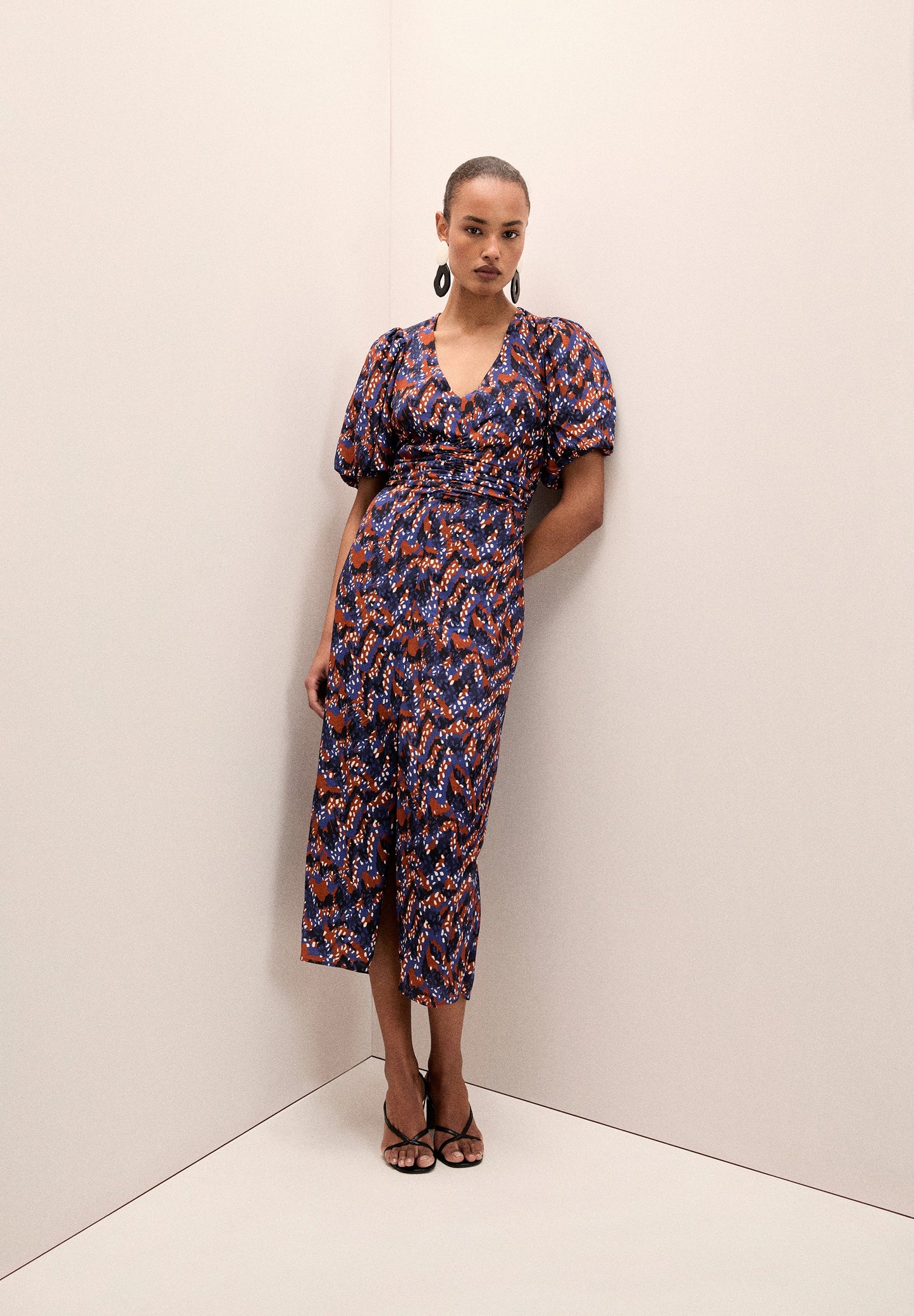 VESTIDO PRINT FRUNCE FRONTAL