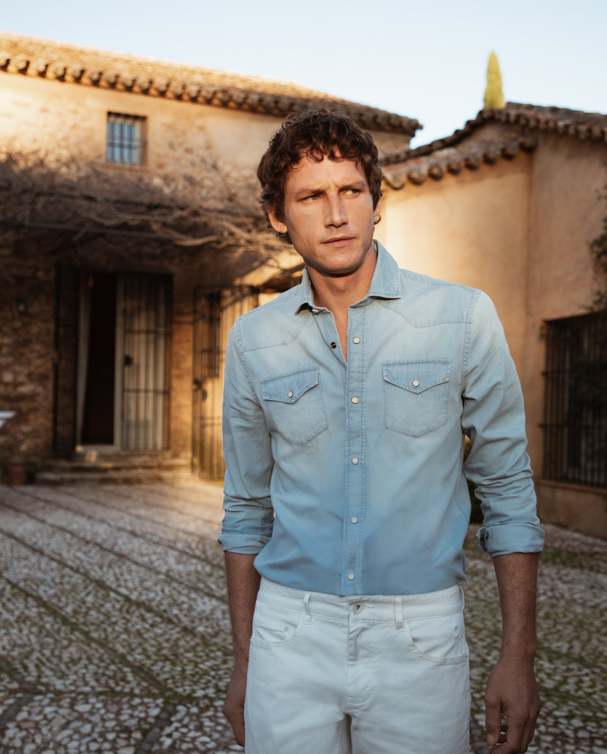 CAMISA DENIM BOLSILLOS TAPETA