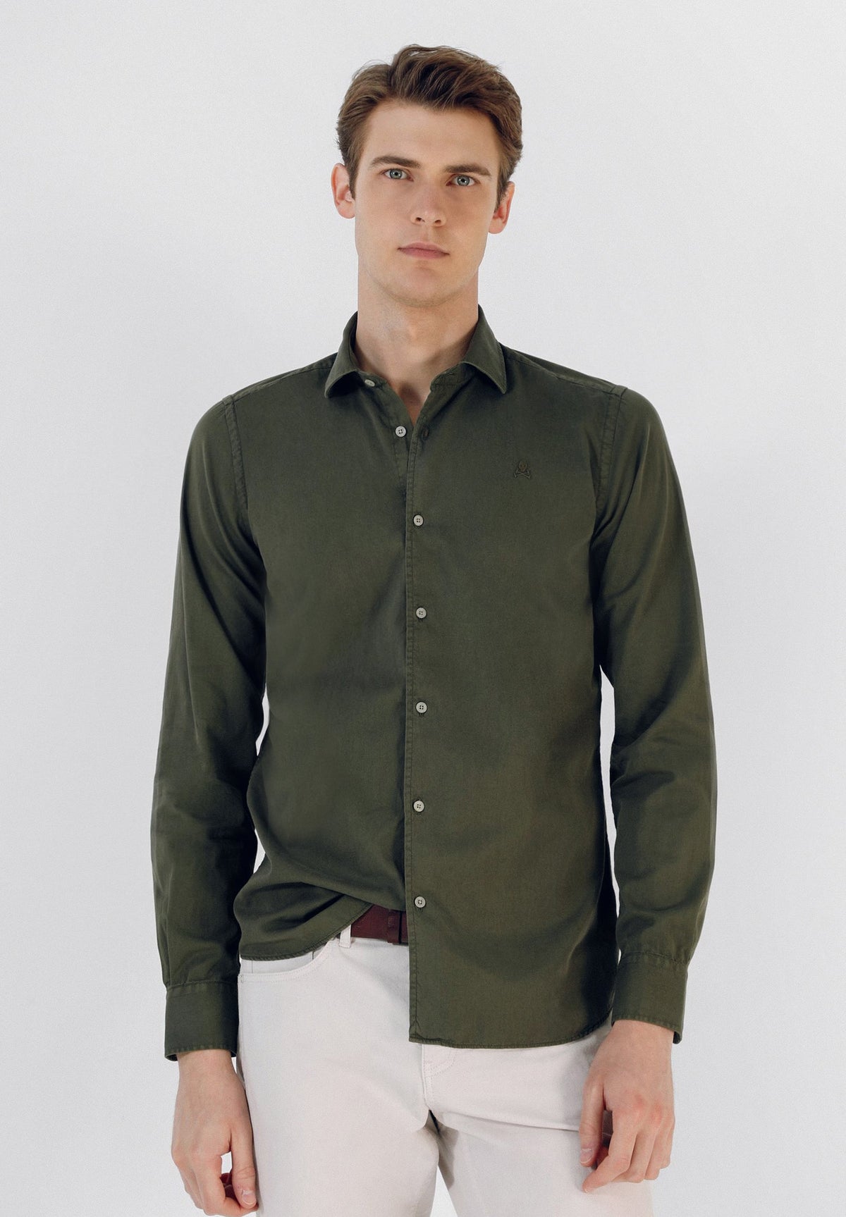 CAMISA CALAVERA BORDADA TONO