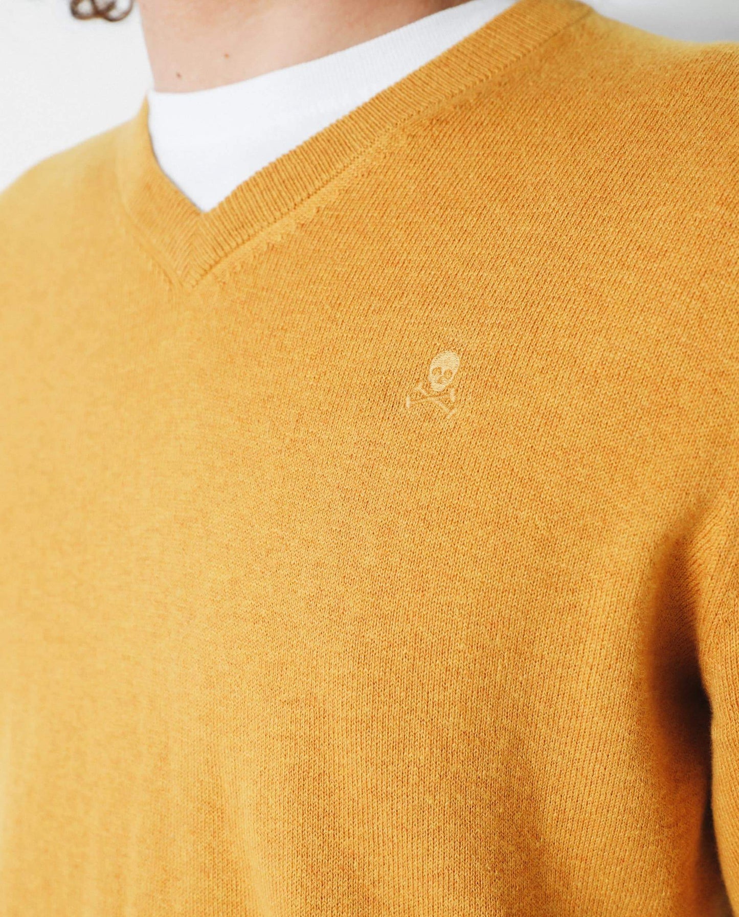 JERSEY BÁSICO CUELLO PICO