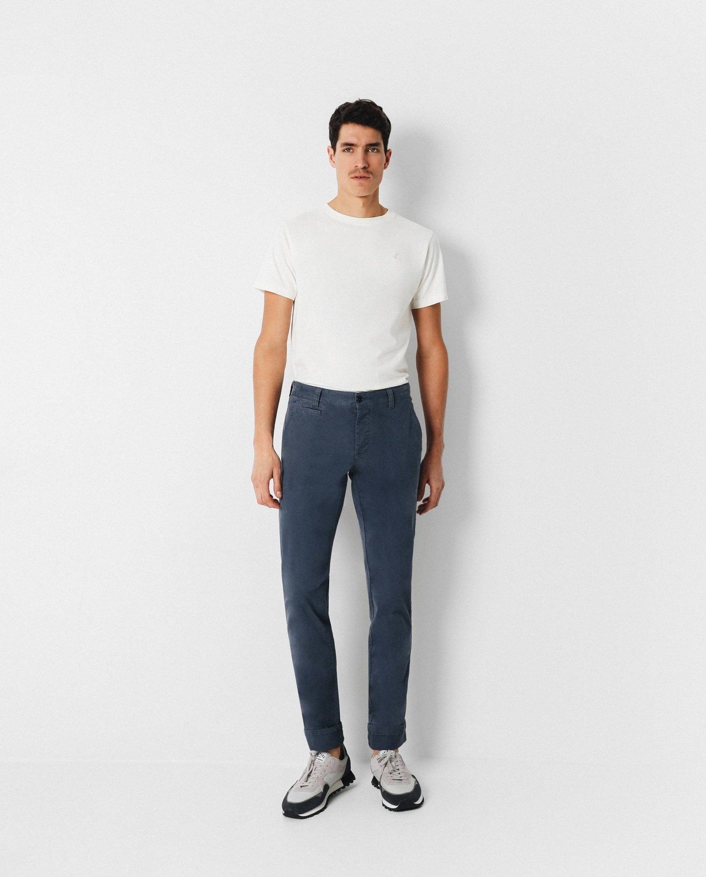 PANTALÓN CHINO BÁSICO