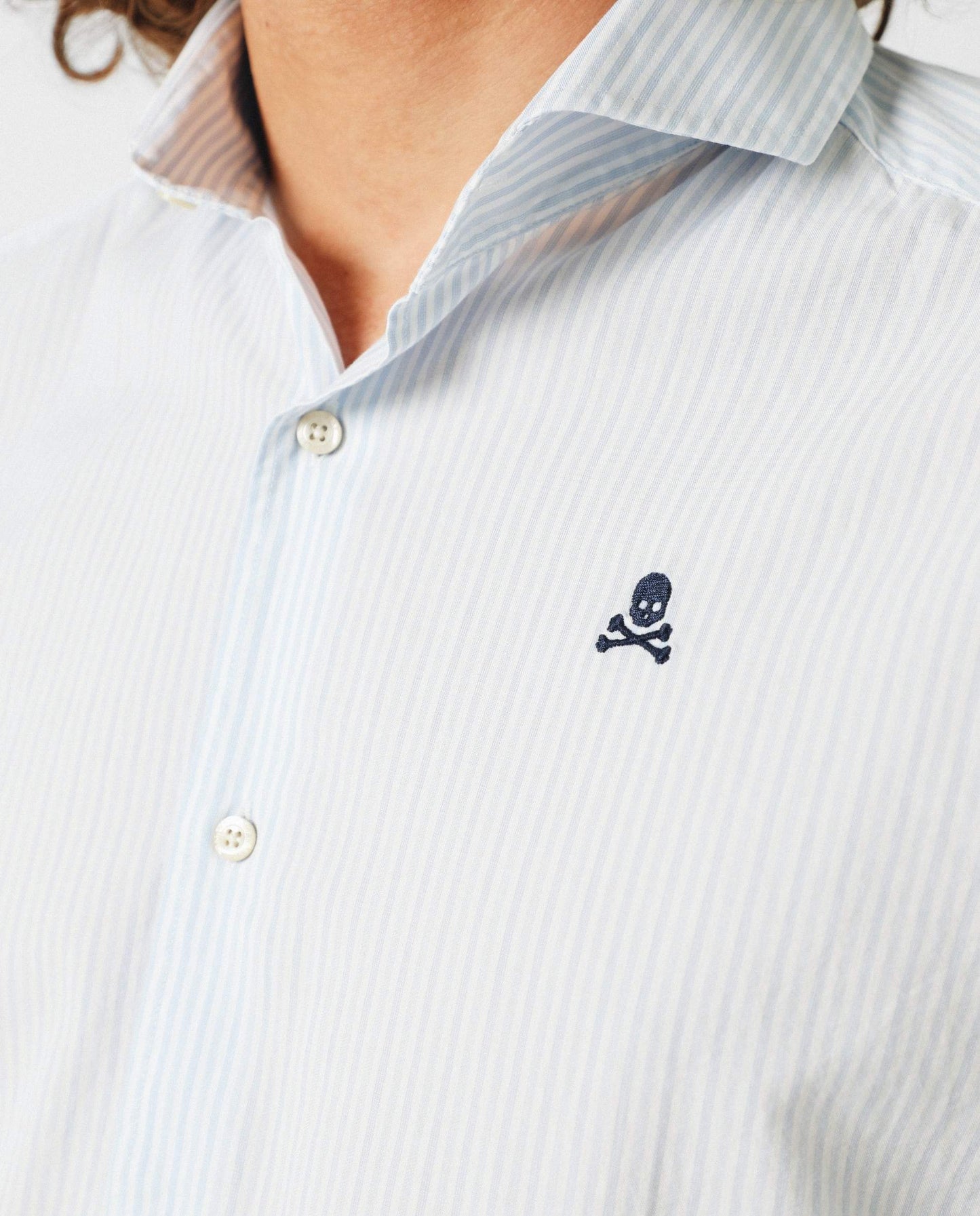 CAMISA BÁSICA CALAVERA