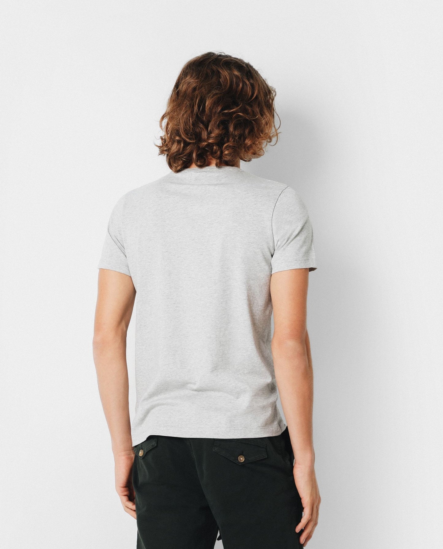 CAMISETA LOGO BOLSILLO