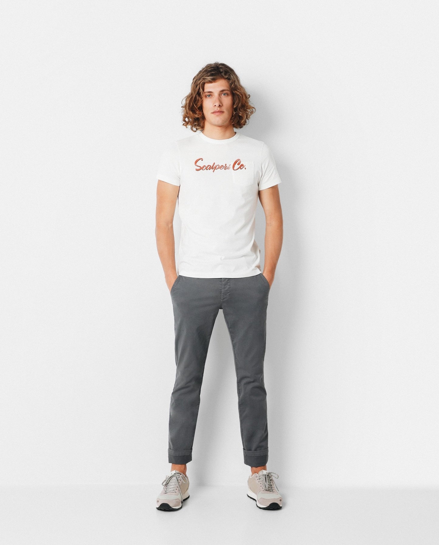 CAMISETA LOGO BOLSILLO