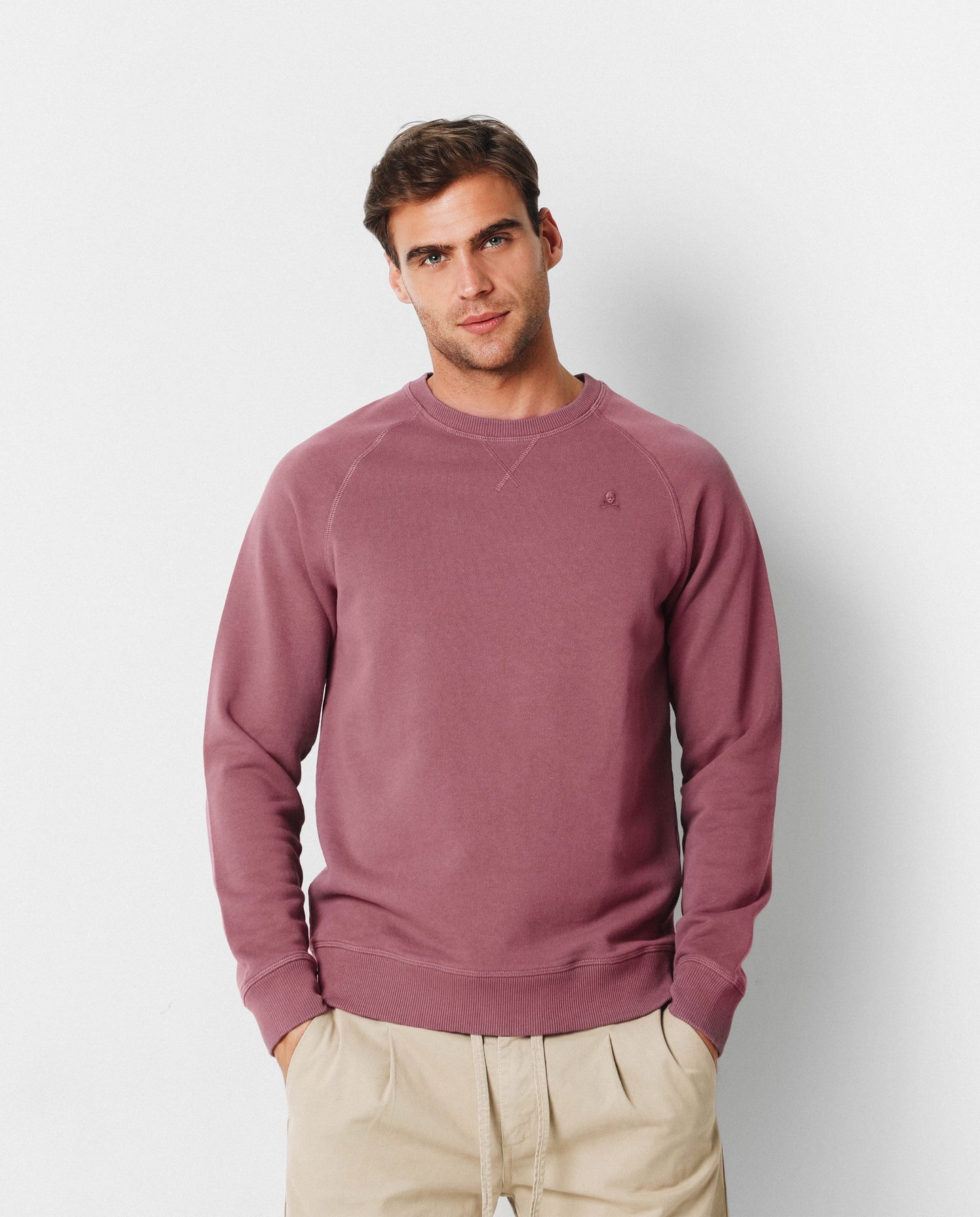 SUDADERA LOGO BORDADO CALAVERA