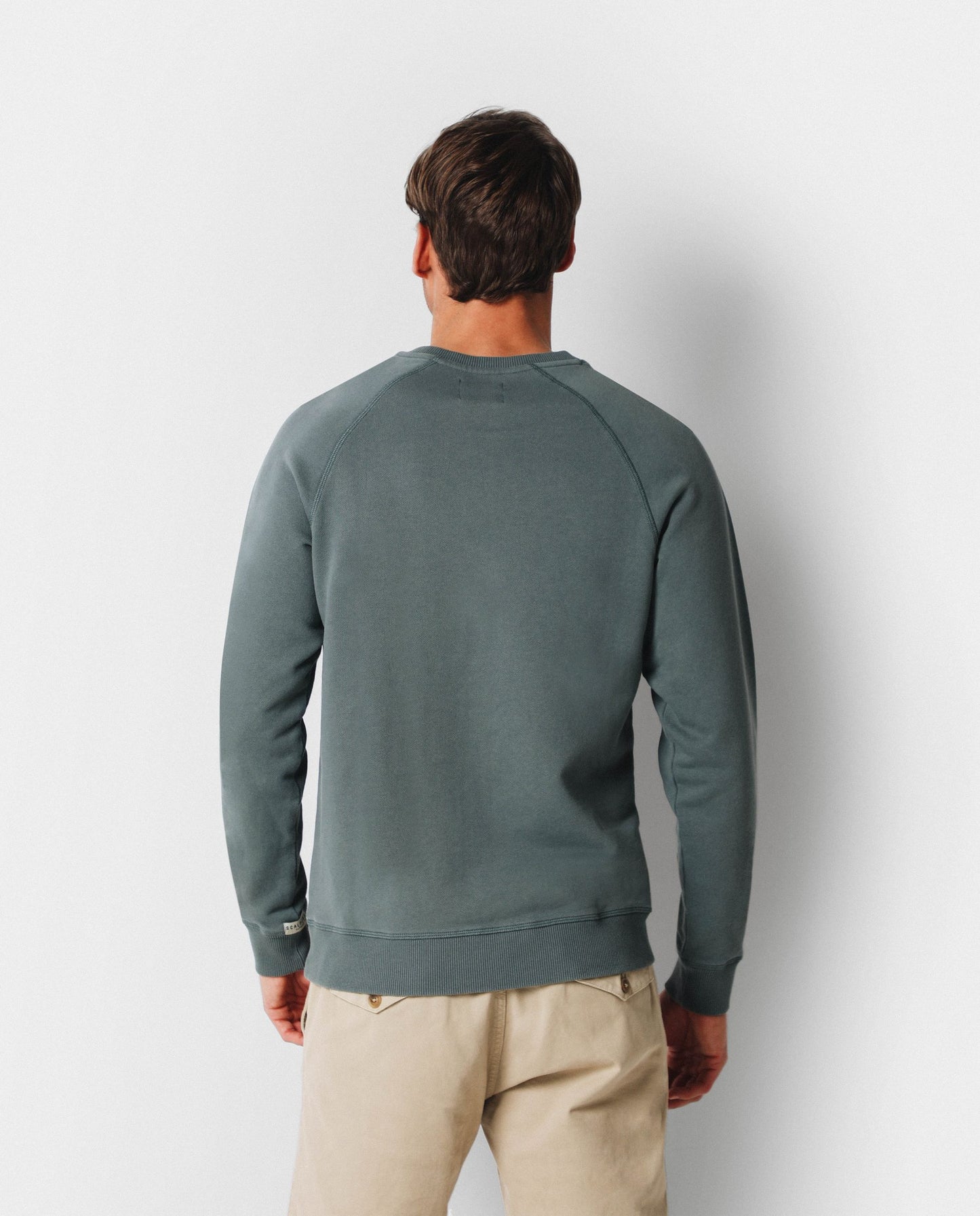 SUDADERA LOGO BORDADO CALAVERA