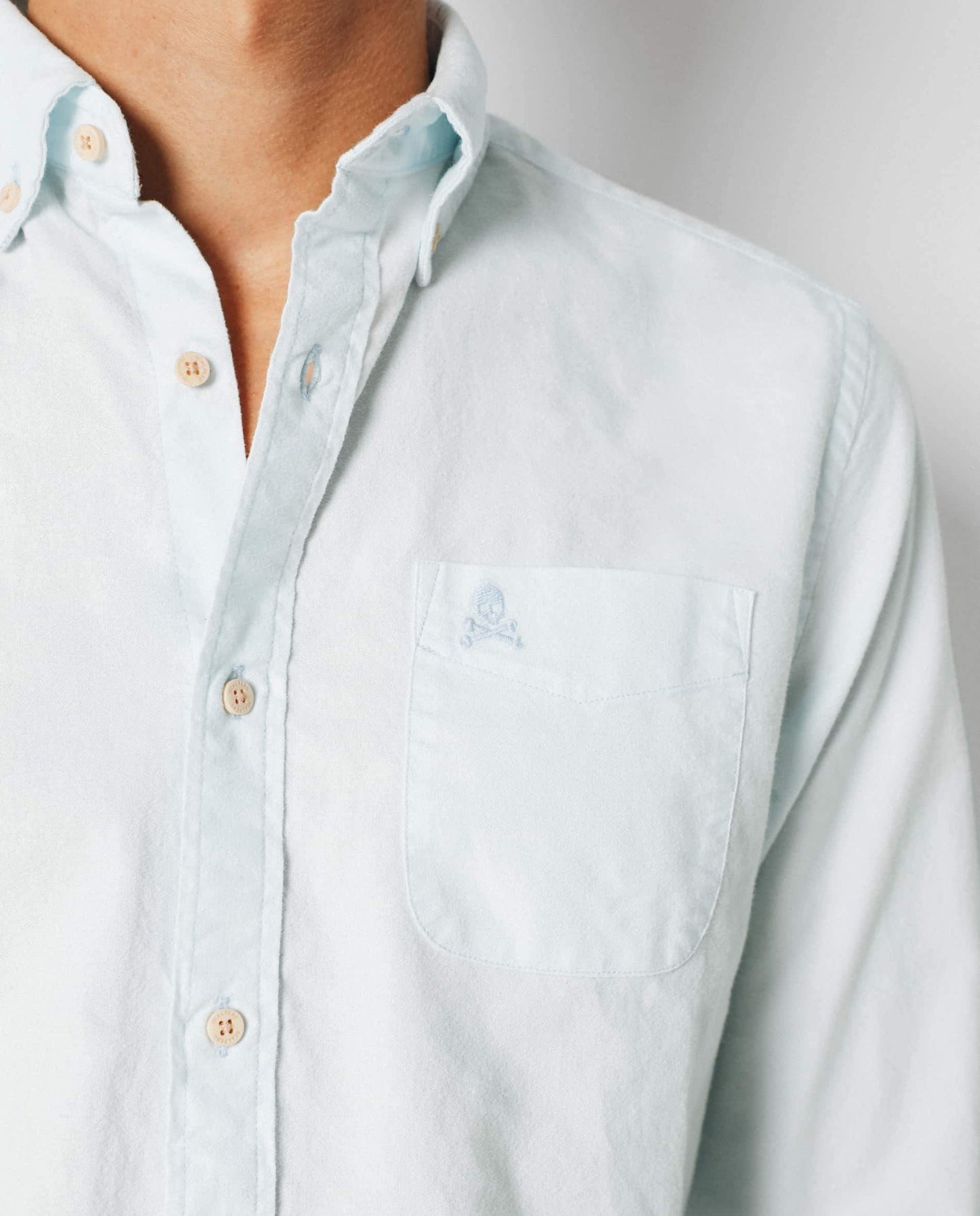 CAMISA CUELLO BOTONES CALAVERA