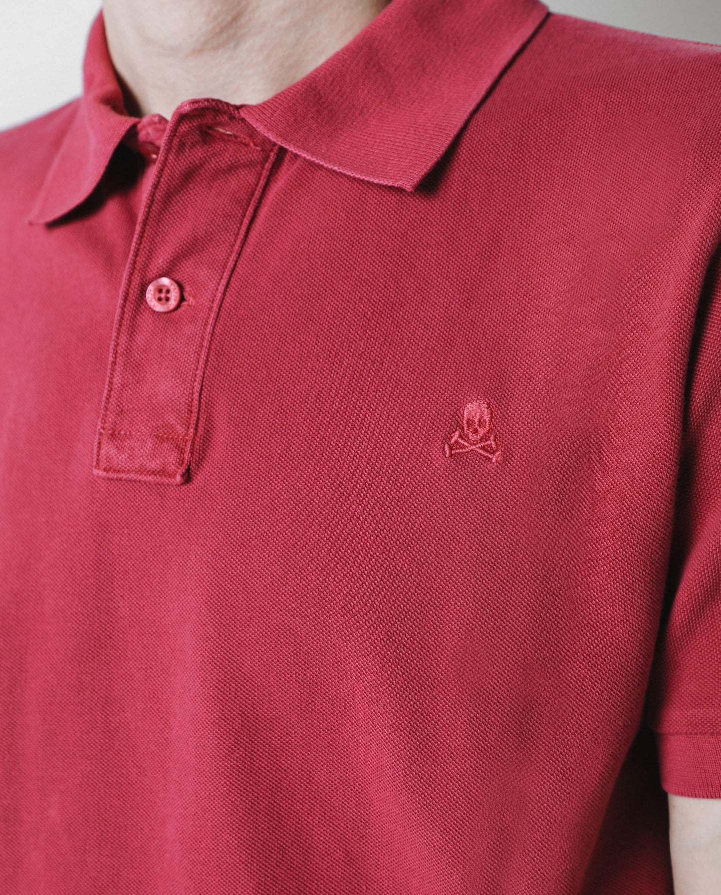 POLO BÁSICO CALAVERA
